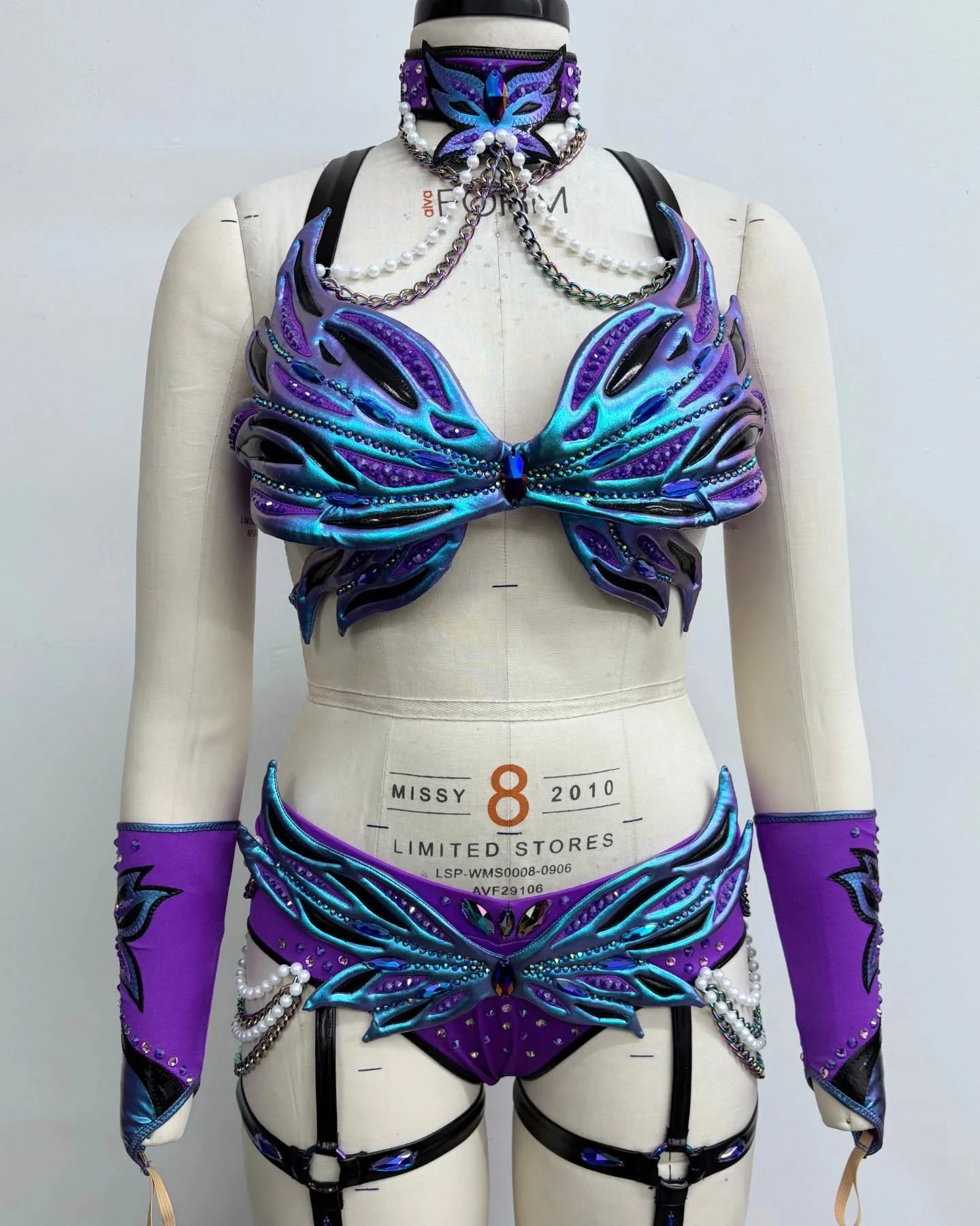 🦋 @tiffanywwe 
💜💙💜
#wwe @wwe #tiffytime #tiffanystratton #prowrestlinggear #customwrestlinggear