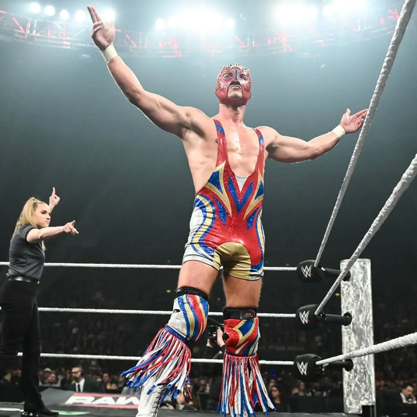 El Grande Americo! @elgrandeamericanowwe
❤️💙💛💙❤️
#wwe @wwe #elgrandeamericano