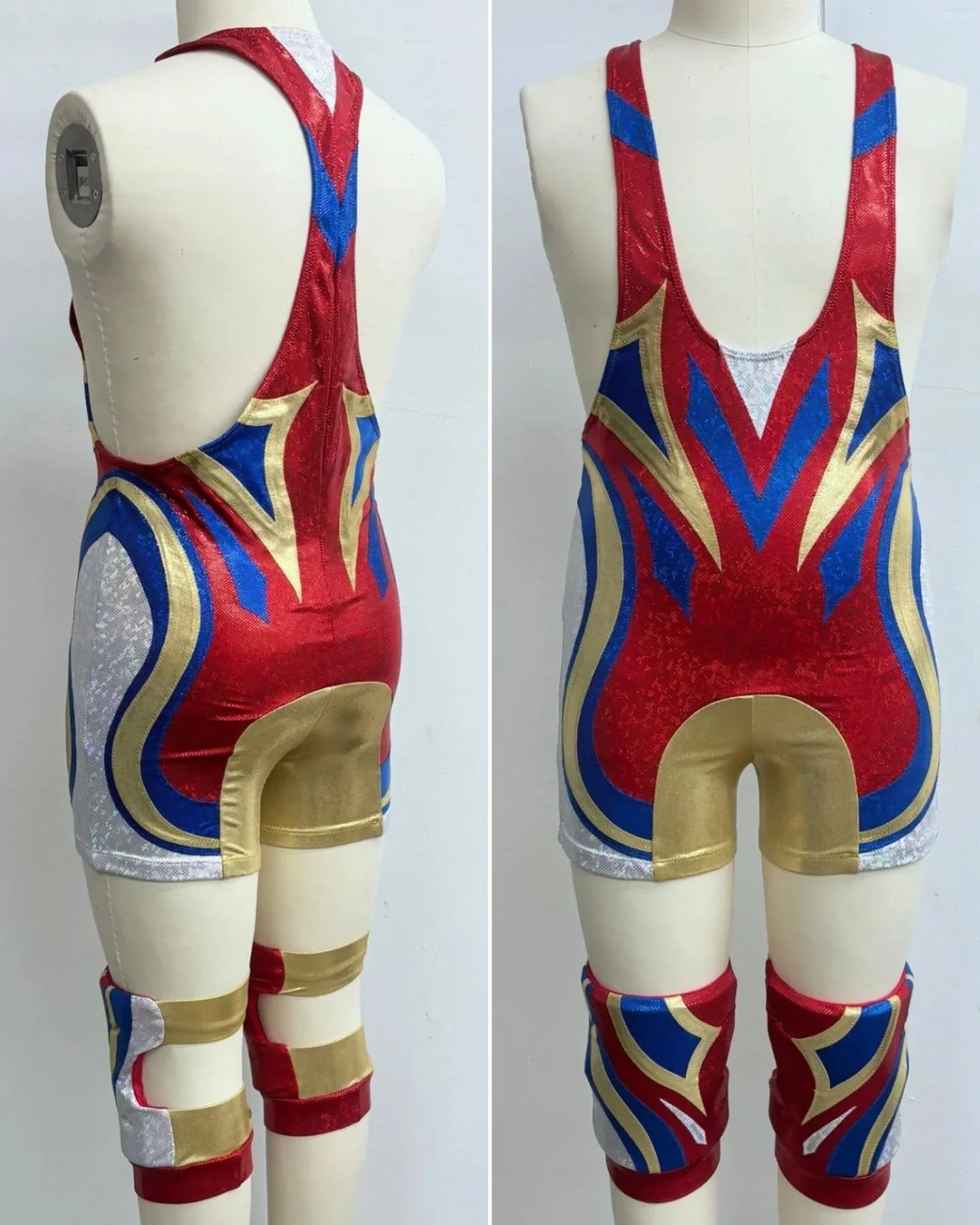 Close up pics of the gear designed and made for @elgrandeamericanowwe !
❤️💙💛💙❤️
#wwe #elgrandeamericano @wwe #prowrestlinggear #customwrestlinggear #wrestlinggear