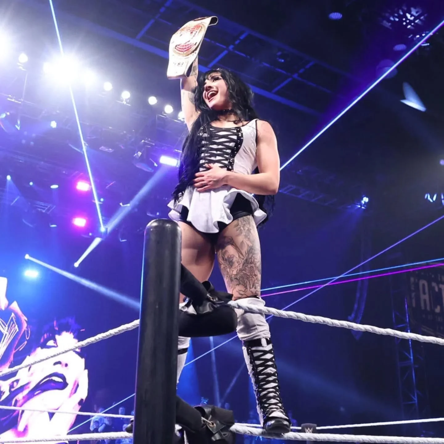 Where the title belongs!! Congratulations to @tatumpaxley_wwe for a fantastic run at NXT Stand and Deliver!!! 
🤍🖤🤍
#wwe @wwe #nxt @nxt #nxtstandanddeliver #tatumpaxley