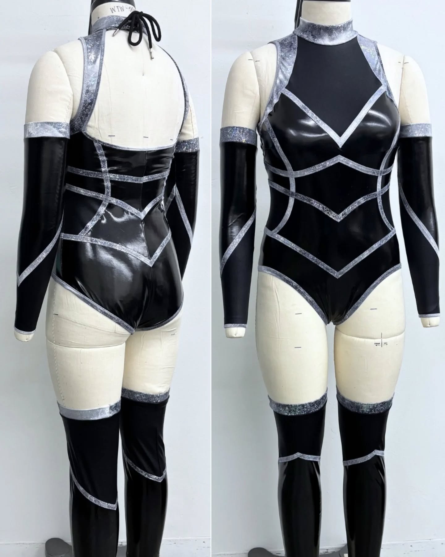 Newest gear designed and made for @callmekrisstat !! 
🖤🩶🖤
#aew @aew #prowrestlinggear #customwrestlinggear #krisstatlander #wrestlinggear