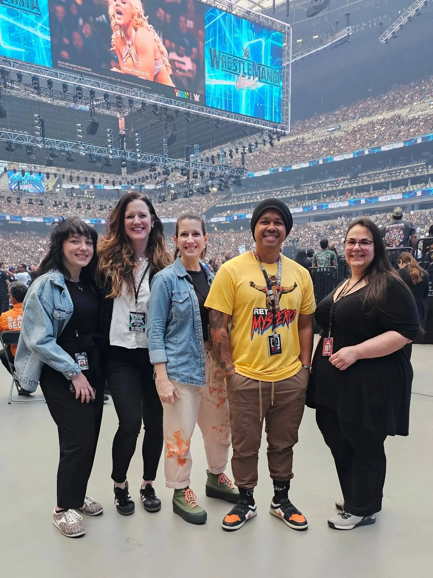 Mania dump... The days leading up to Mania are long but I'm so glad to spend them with the best of the best! Shout out to this amazing group that makes some serious magic happen!!
@iammikaze @byjolene @terrysews2 @nogimmickgear @sandymimpson  @baking