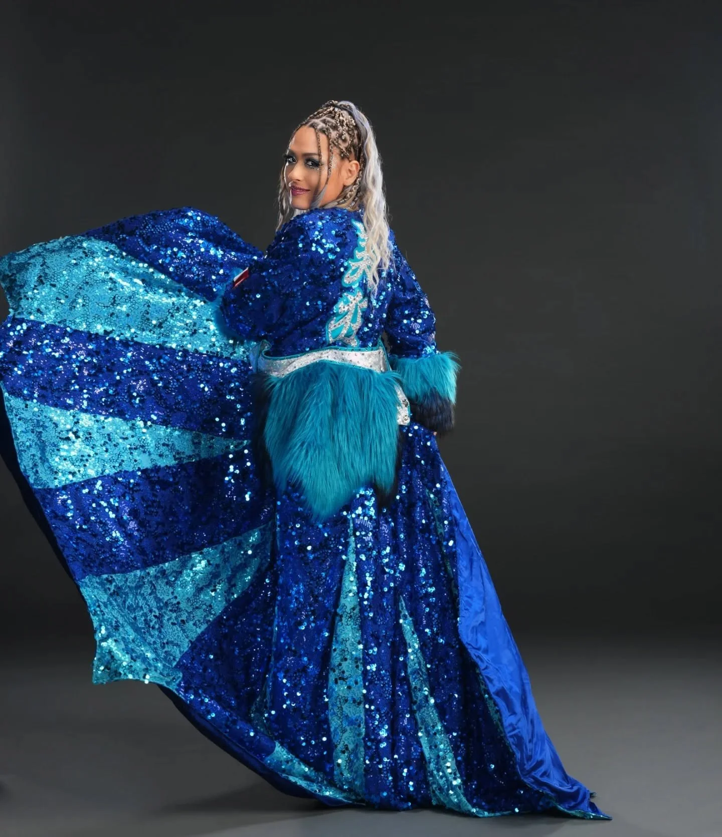 Beautiful in blue! Gorgeous shots of @0221giulia in her new entrance robe!
💙🩵💙
#wwe @wwe #smackdown #costumedesign #prowrestlinggear