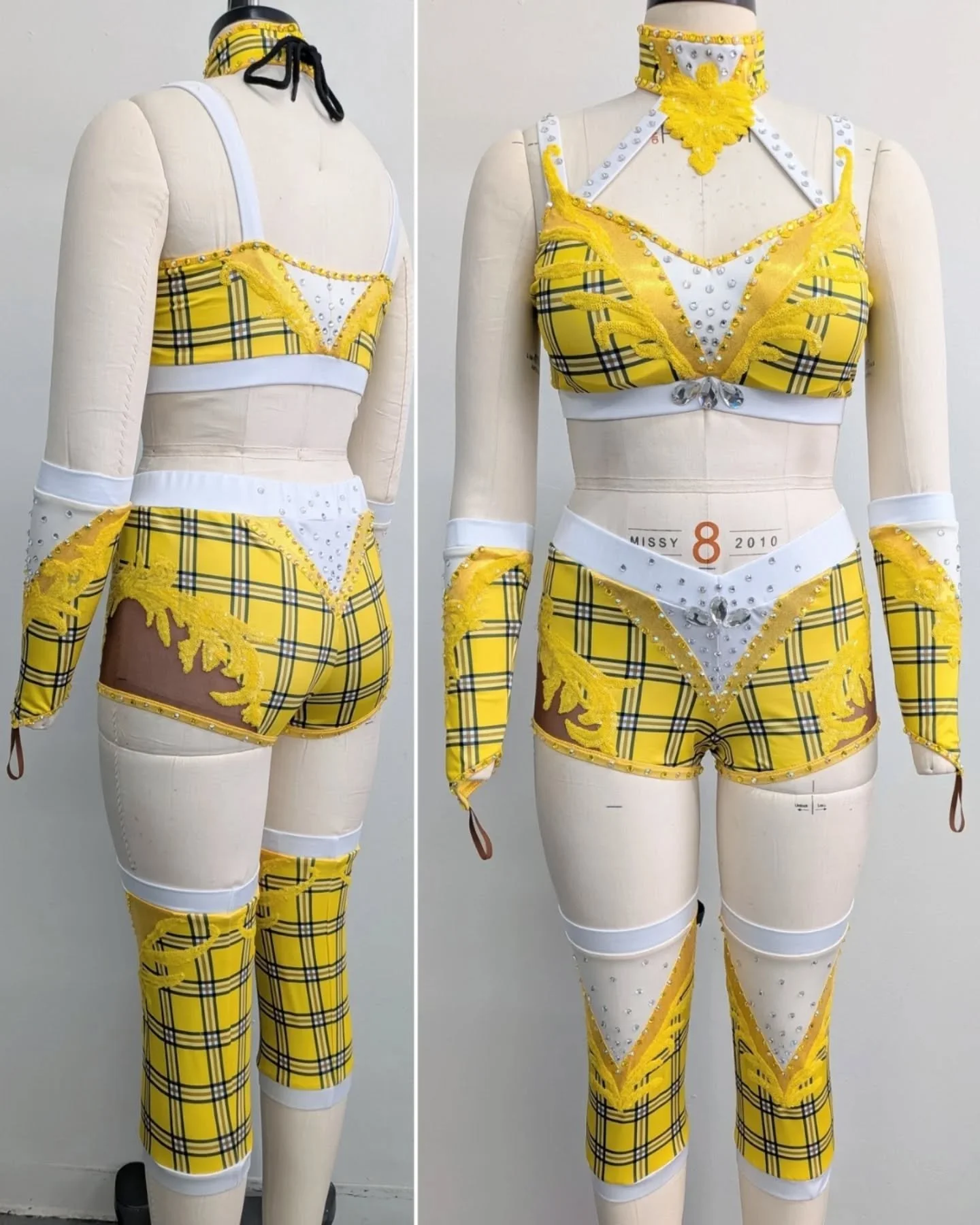 So fun creating a look for @lashlegendwwe inspired by Cher from Clueless! 
💛🤍🖤🤍💛
#wwe @wwe #clueless #prowrestlinggear #customwrestlinggear #wrestlinggear