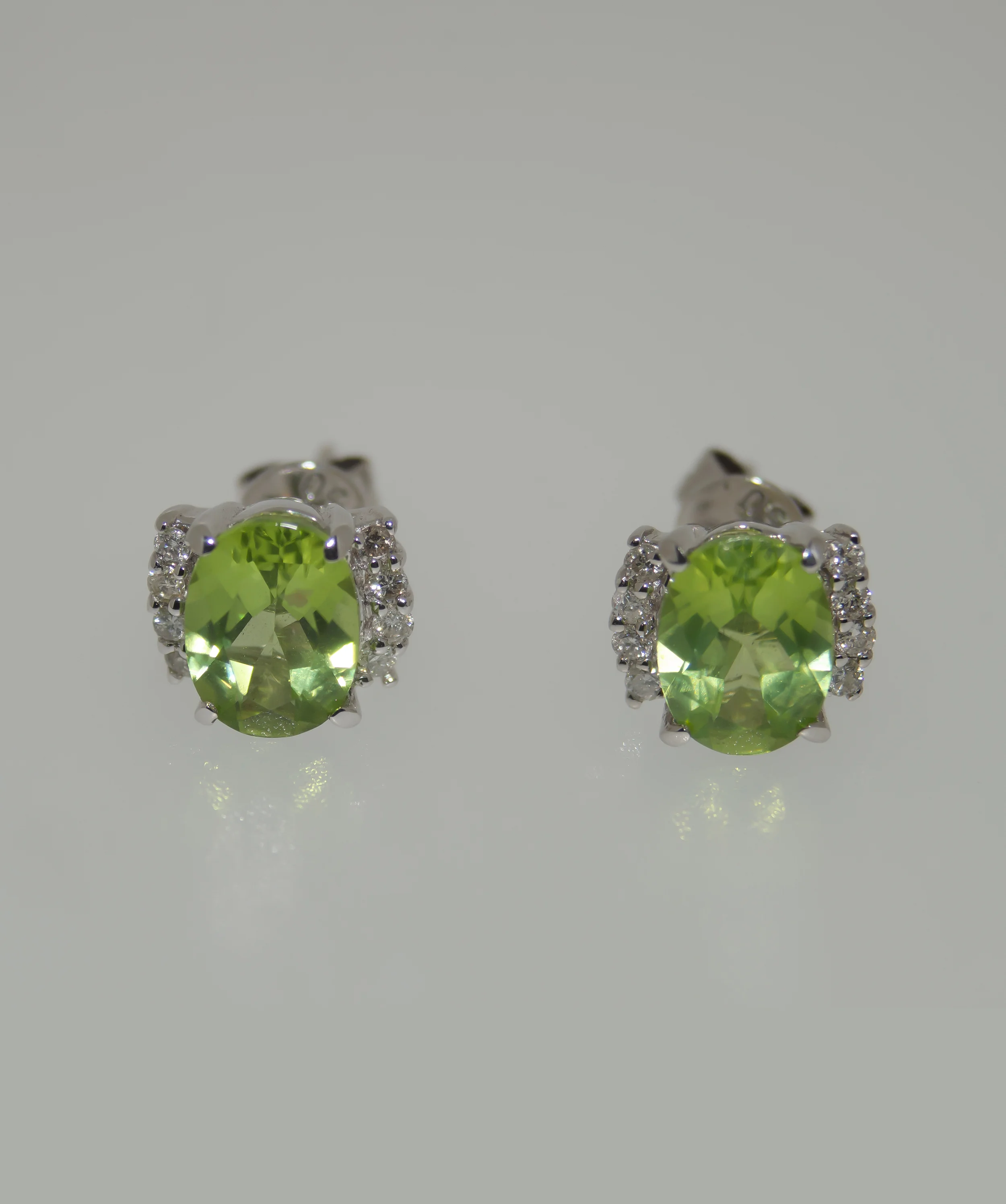 18K White Gold Peridot and Diamond Stud Earrings £320