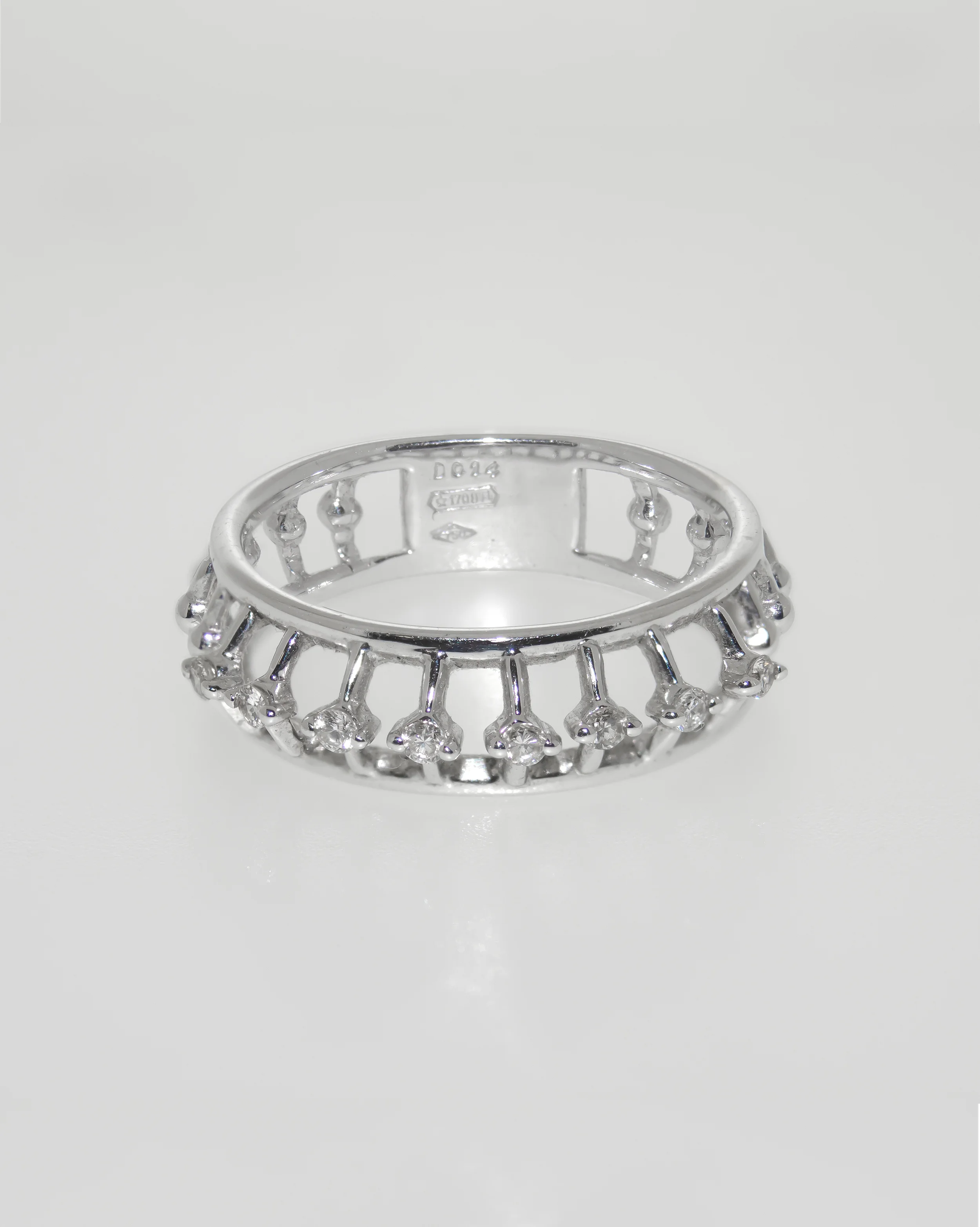 18K White Gold Diamond Ring £350
