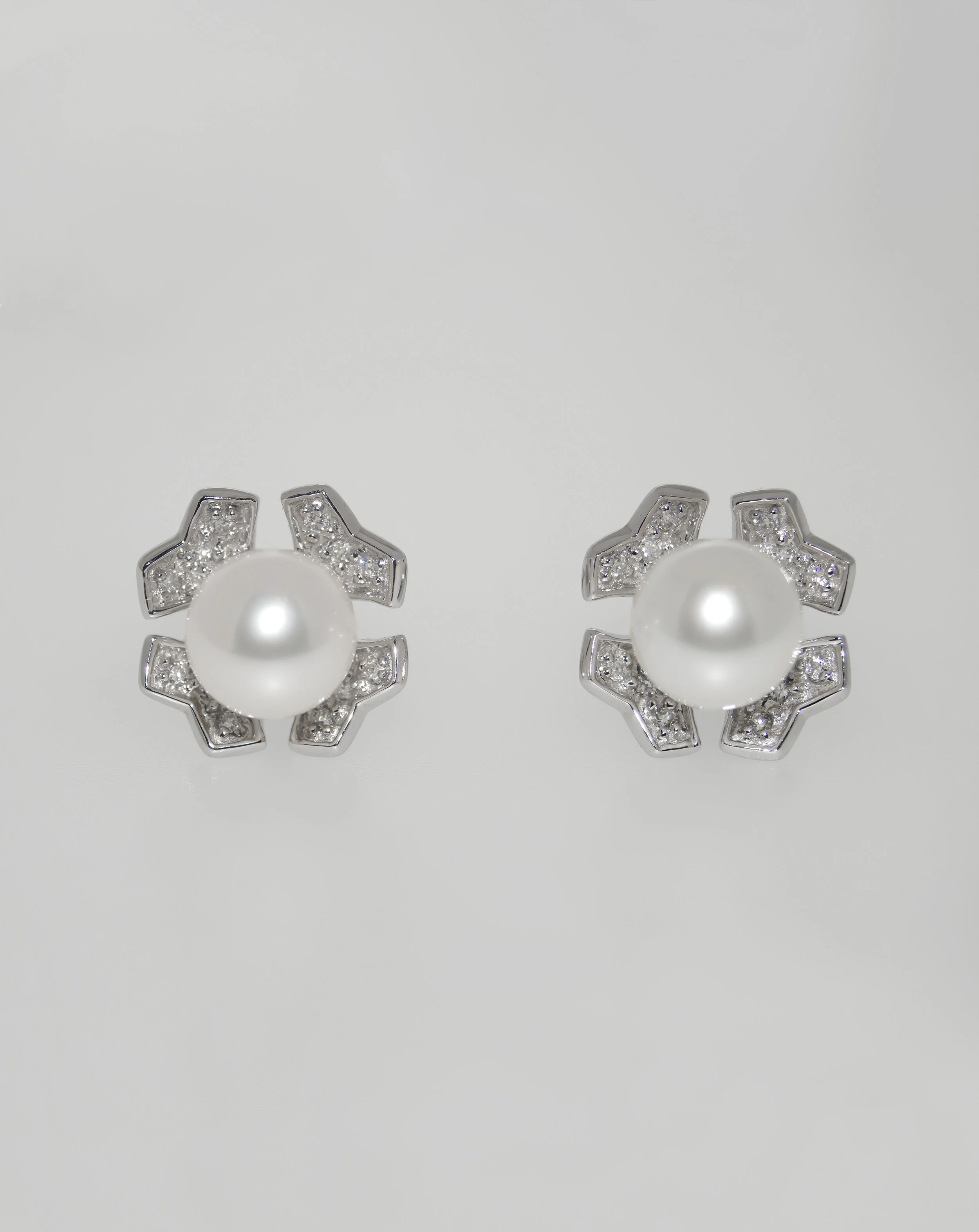 18K White Gold Pearl and Diamond Earrings £499