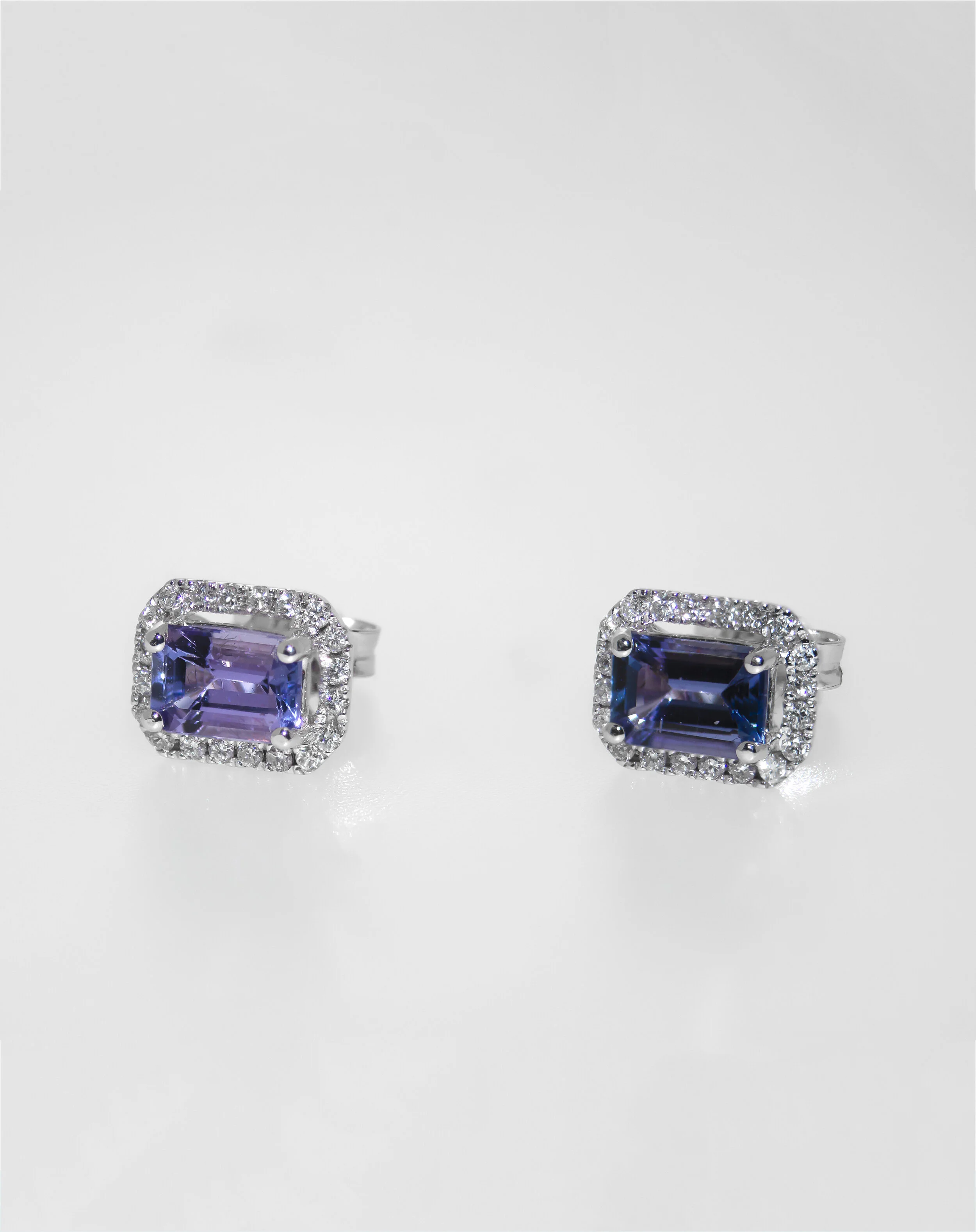 18K White Gold Tanzanite and Diamond Ear Studs £680