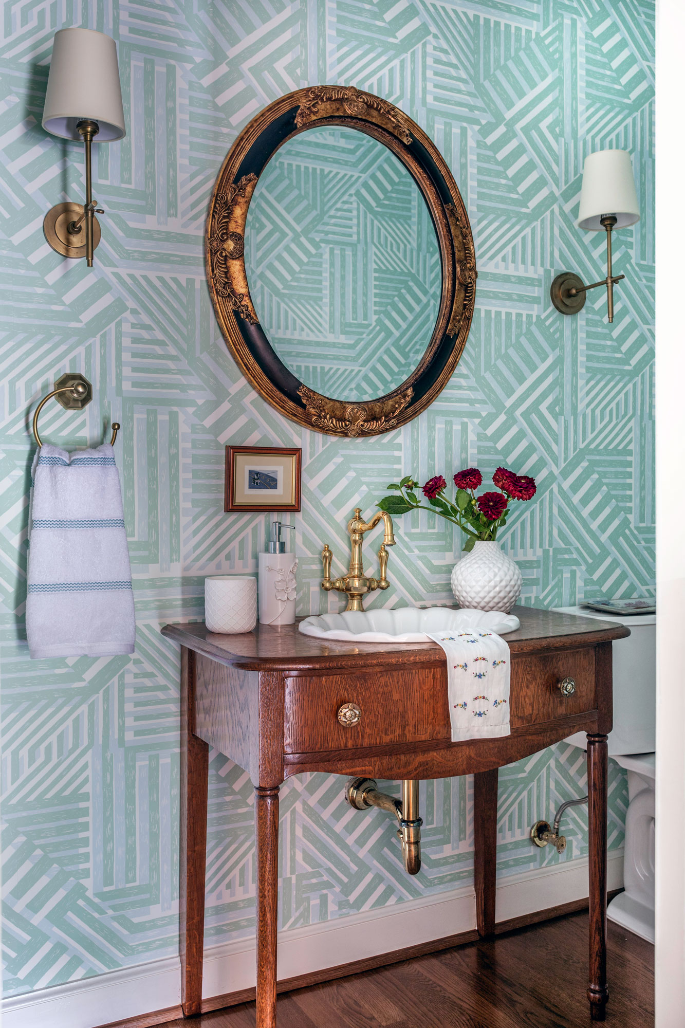 Mirror Above Hallway Table | Luxury Classic House Design Ideas