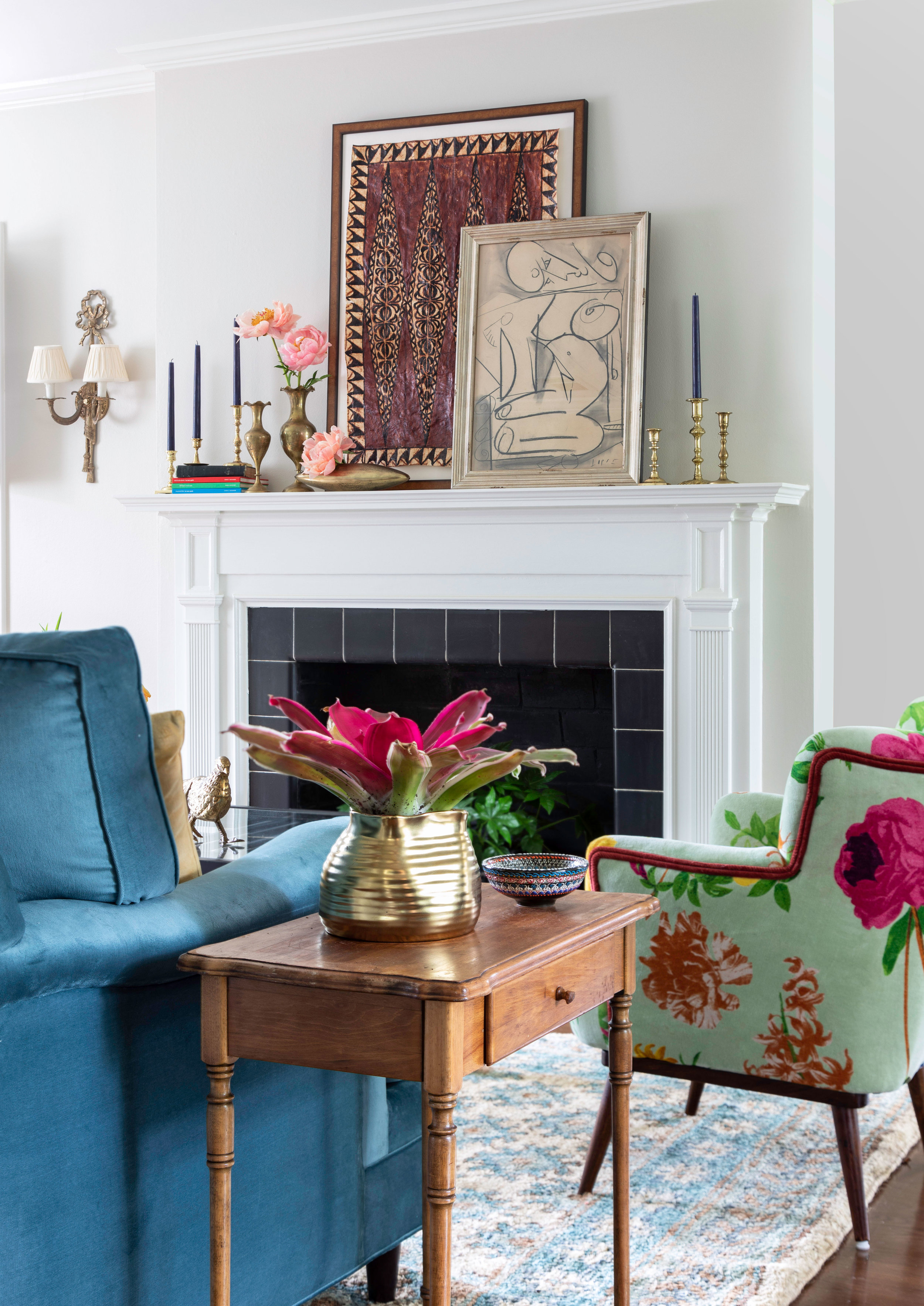 Living Room Fireplace | Luxury Classic House Design Ideas