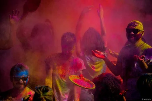 holi.jpg
