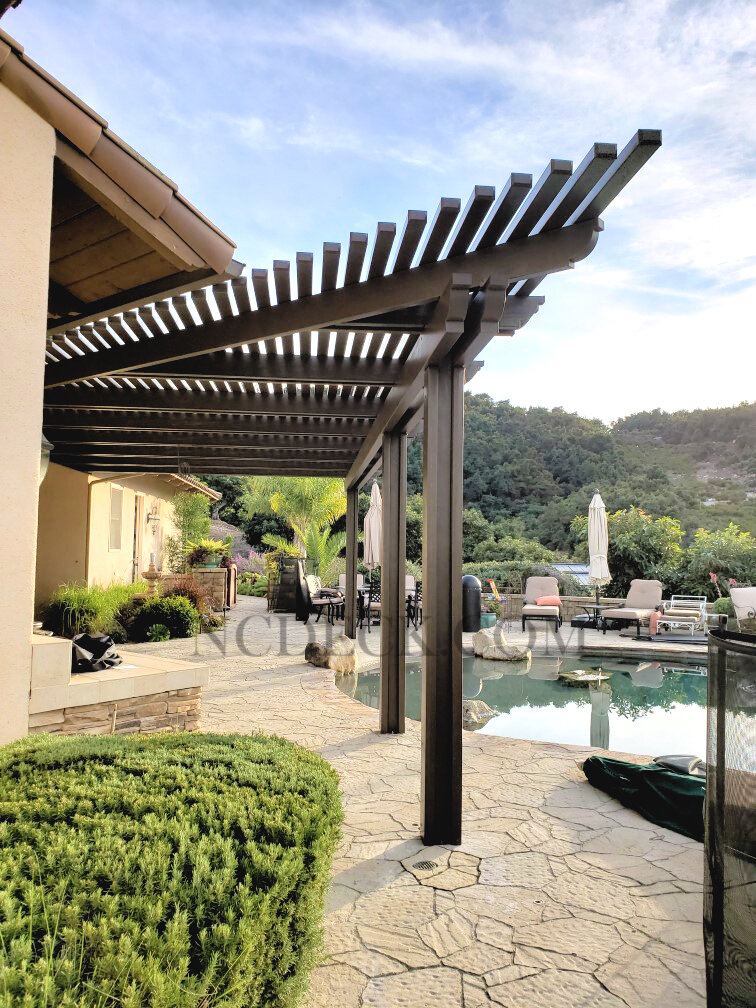 Lattice Aluminum Cover in Brown