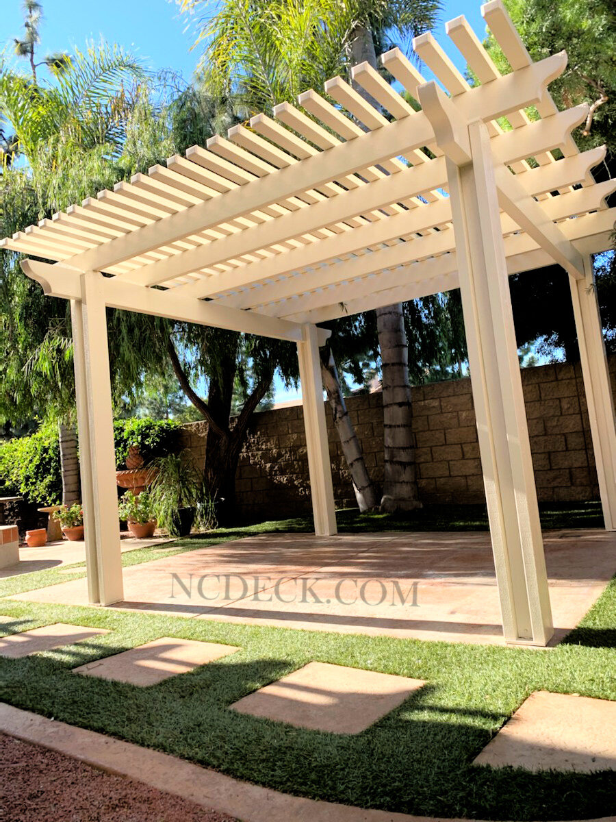 Freestanding Lattice Aluminum Cover