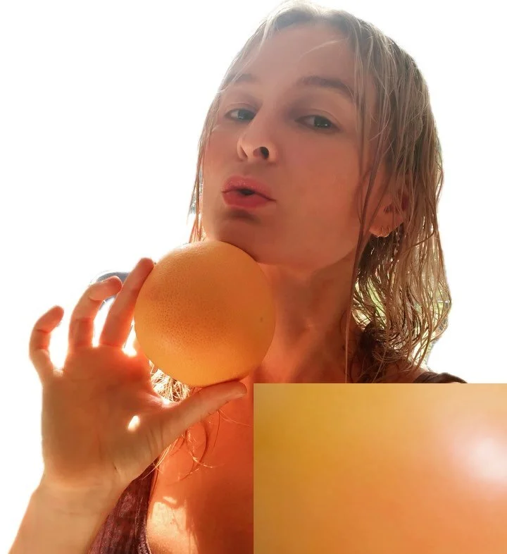 Happy Summer Solstice ☀️
&ldquo;Some painters transform the sun into a yellow spot, others transform a yellow spot into the sun.&rdquo; ~ Pablo Picasso 

#summersolstice #photography #grapefruit #artist #yellow #sun #light #love
