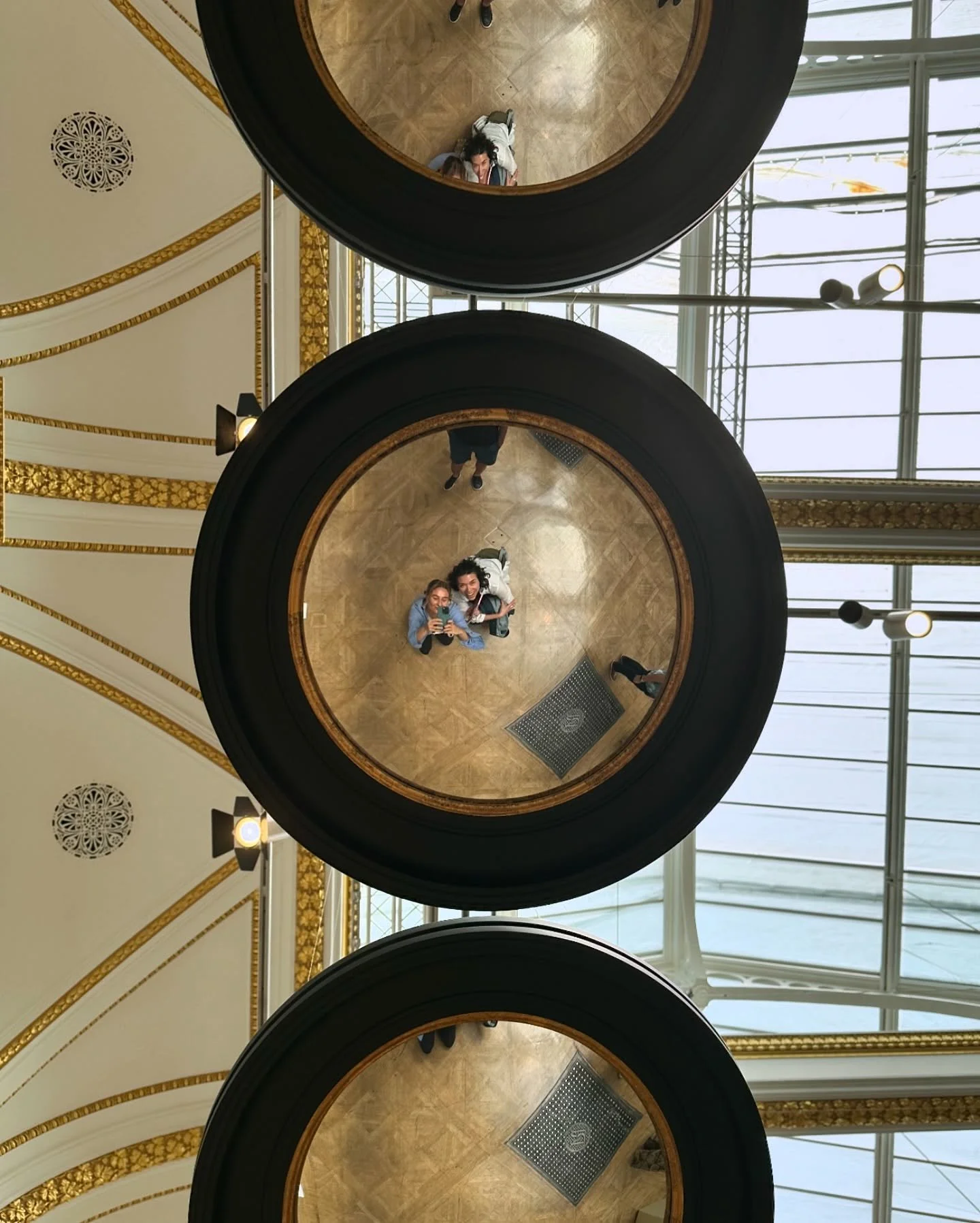 Summer visit from my favourite human @emb_yoga 
@saatchiyates monumental summer exhibition Once upon a time in London ❤️&zwj;🔥
@royalacademyarts Summer show 

#summer #onceuponatimeinlondon #2025 #rasummer #art #taleasoldastime #90s #yba #artist #lo