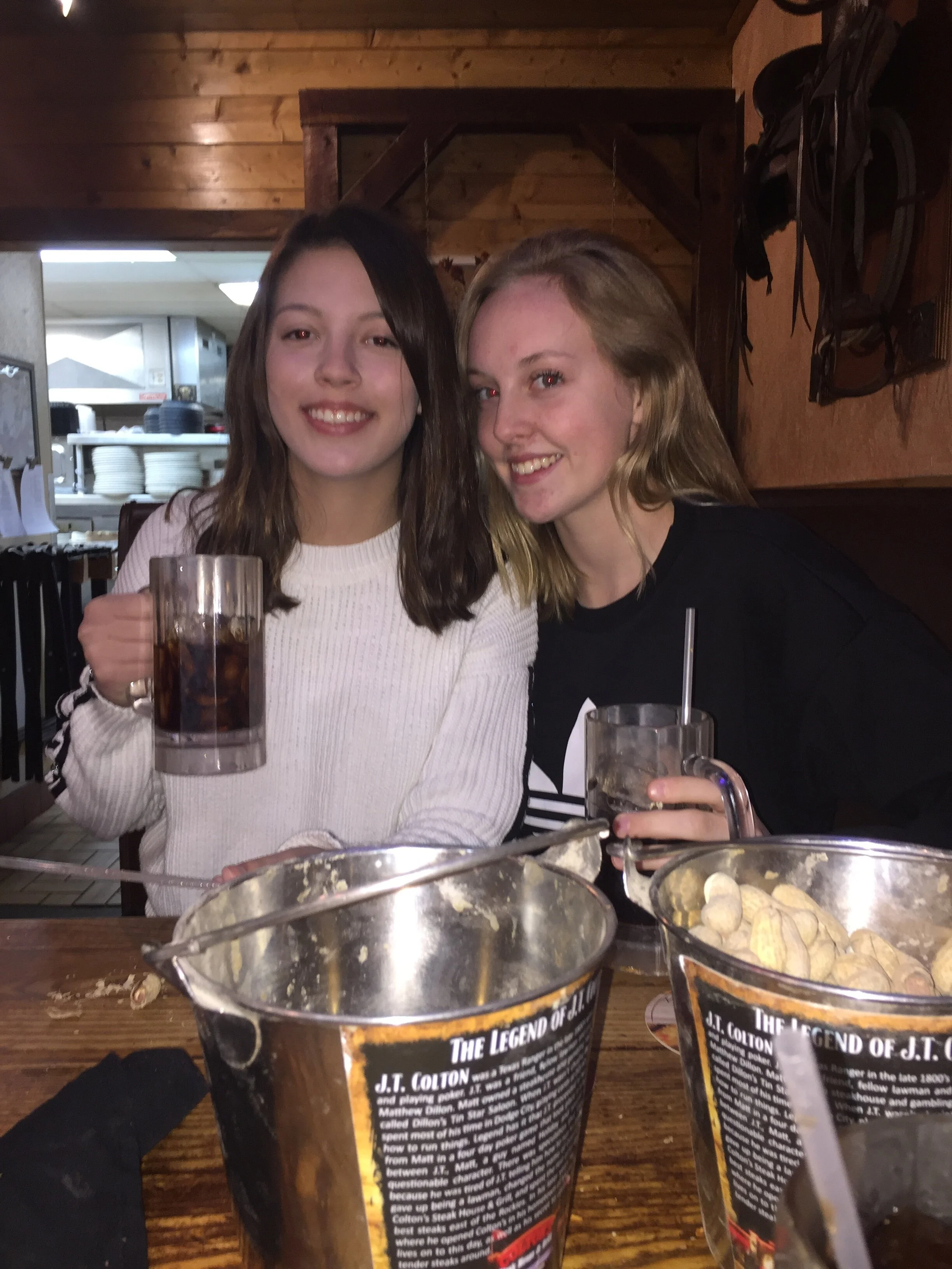 girls restraunt 2.JPG