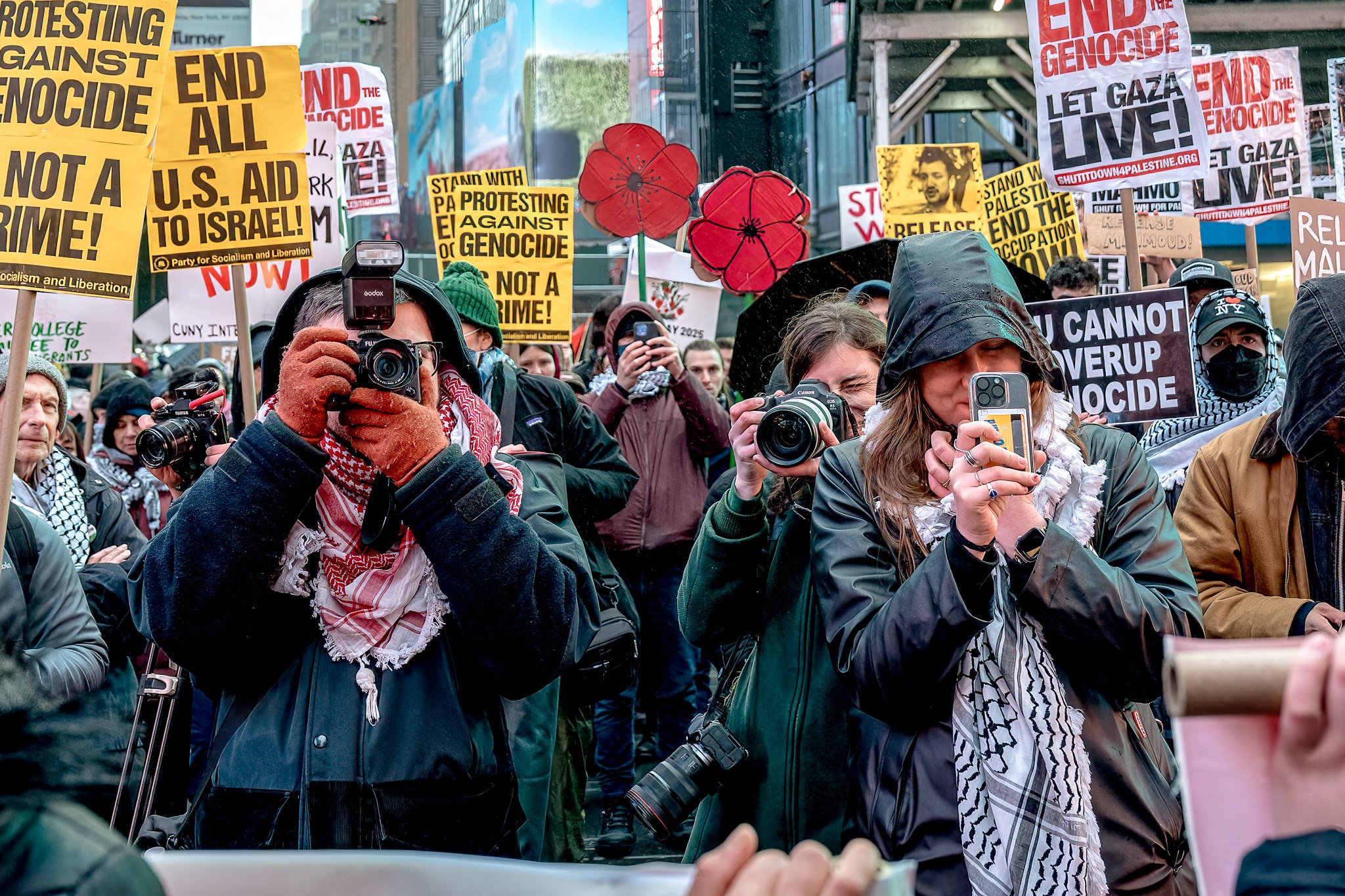 Protesting arrest of Mahmoud Khalil, Times Square