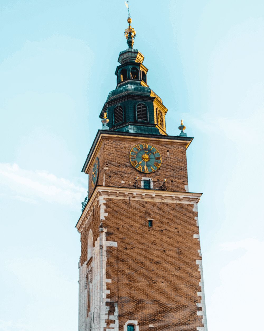 Cloth+Hall+Krakow+Poland (1).png