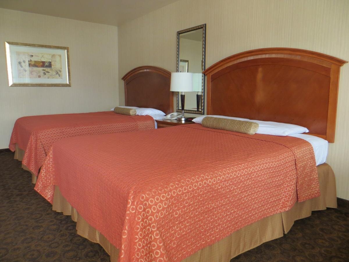 Double Queen room at Royal Pacific Motor Inn