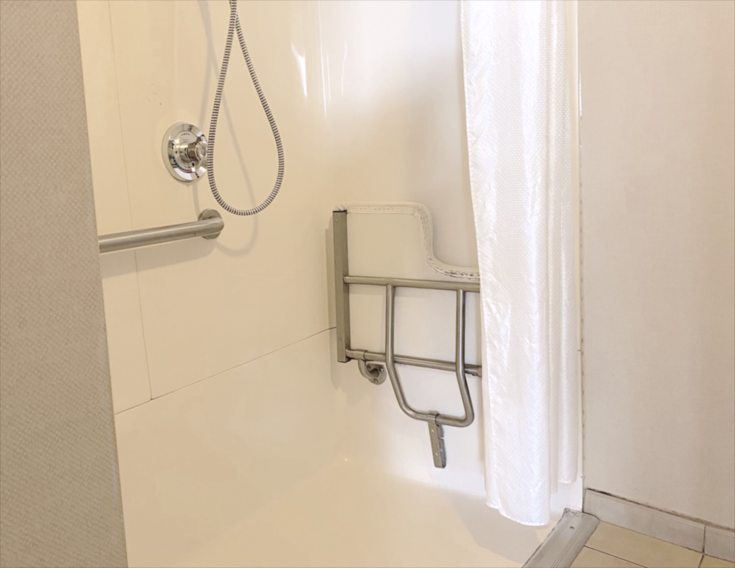 shower with transfer seat