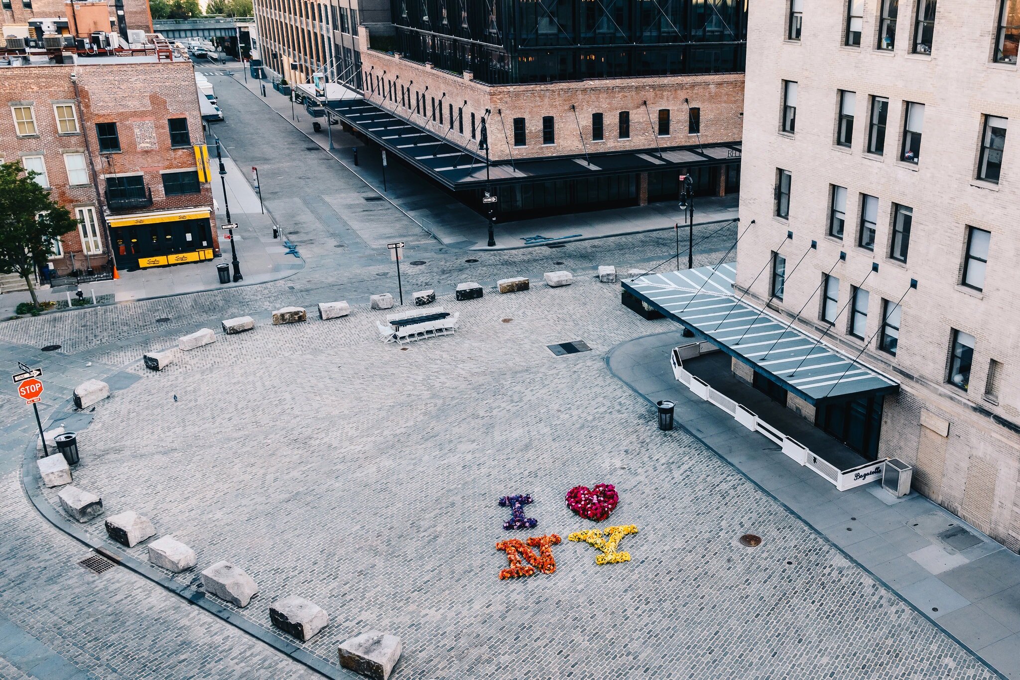 Una larga noche de 'flasheo de flores' con Lewis Miller