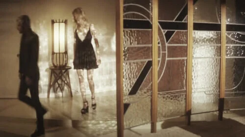 Saint Laurent y su original campaña donde el interiorismo y la arquitectura son parte protagonista