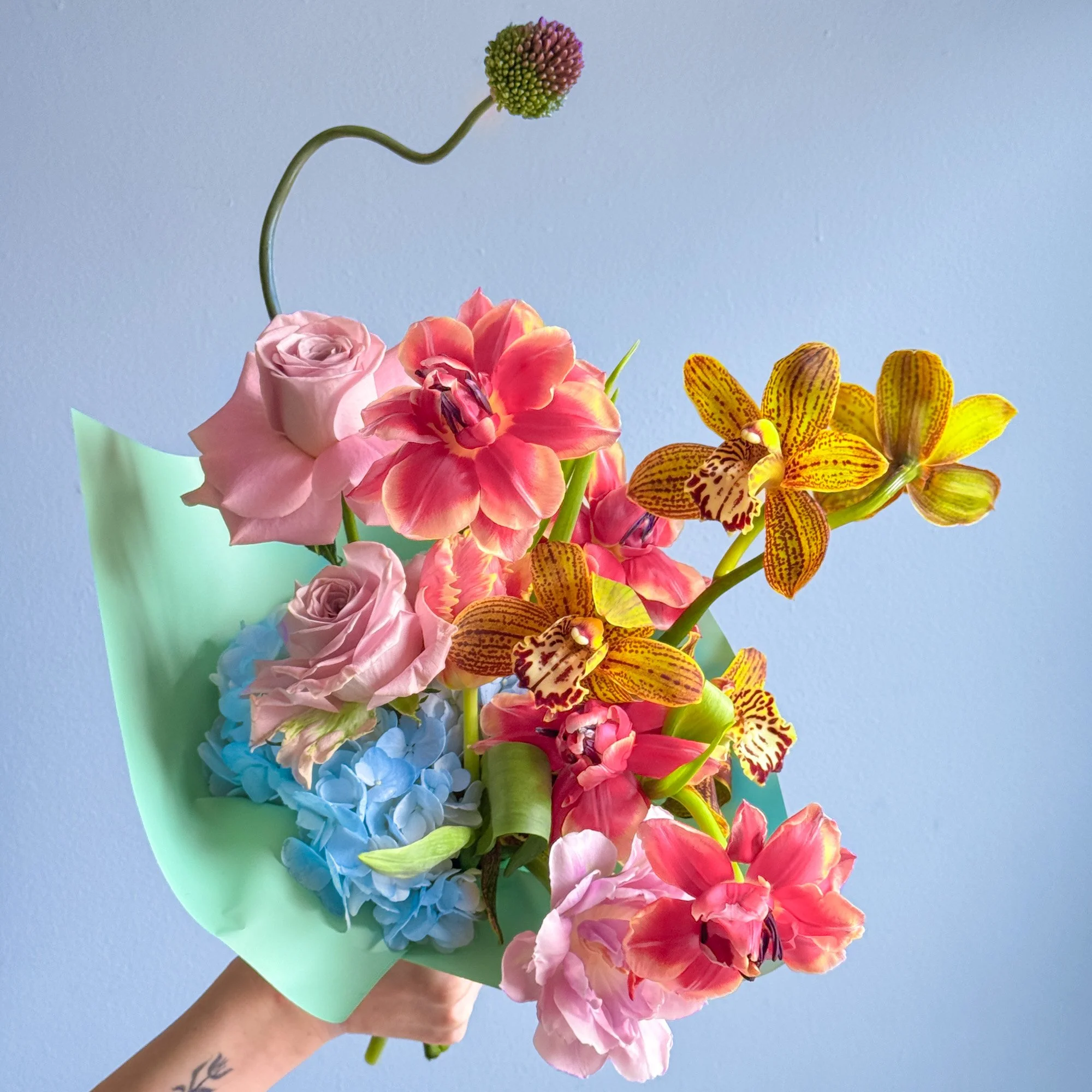 Praline Handtie - Pickup Only