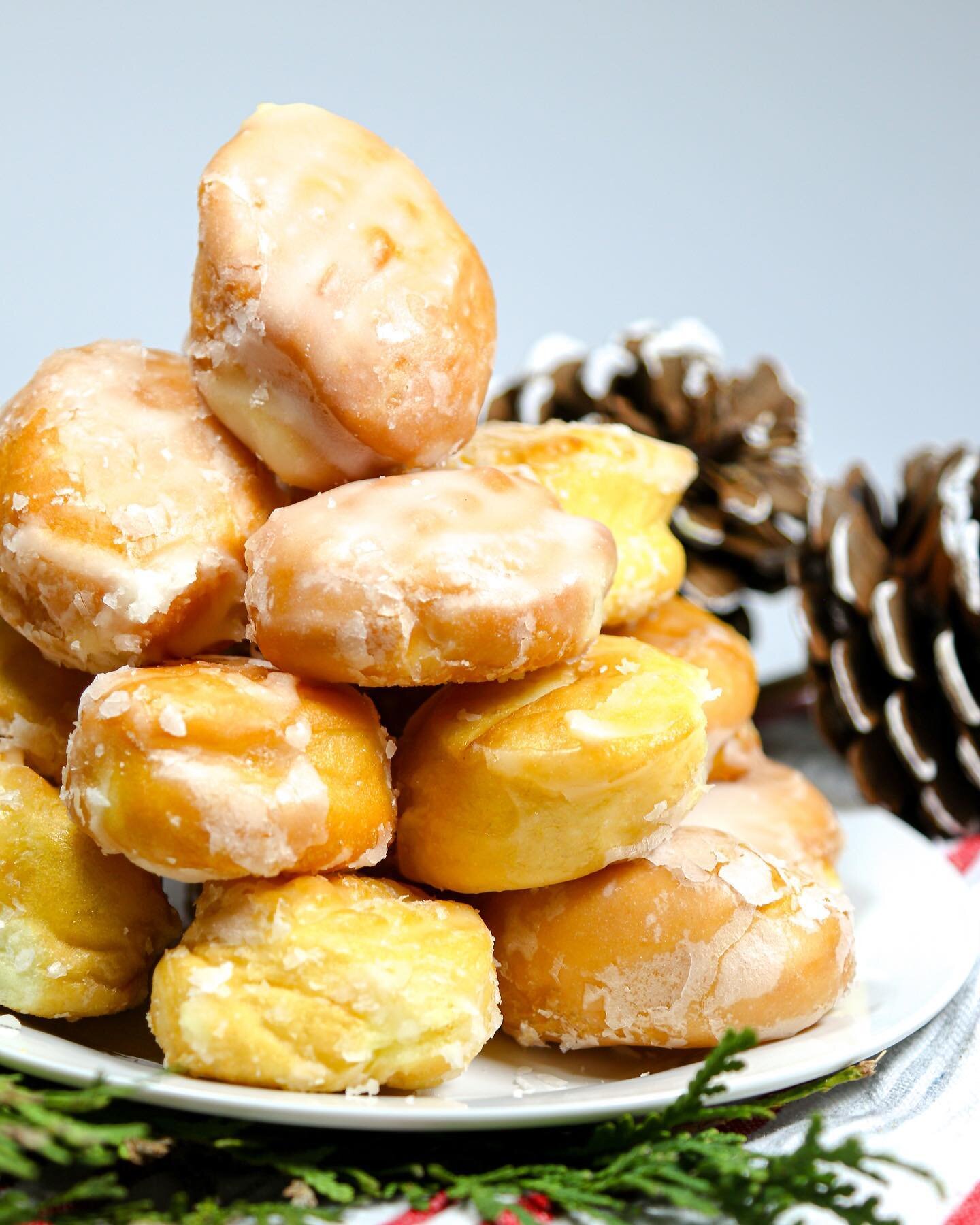 New Holiday Idea 🎄💡Order some of our donut holes and make your own #portunionbakery Croquembouche. Starting at 15 cents a piece to $1.50 per dozen! Order some today!