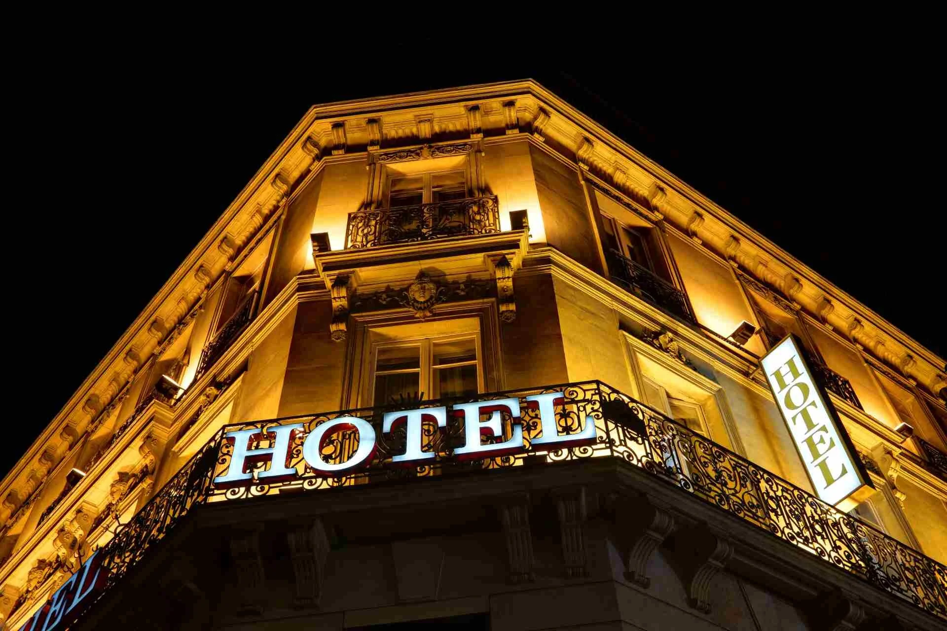 How to Save Money on Hotels with Any Budget?