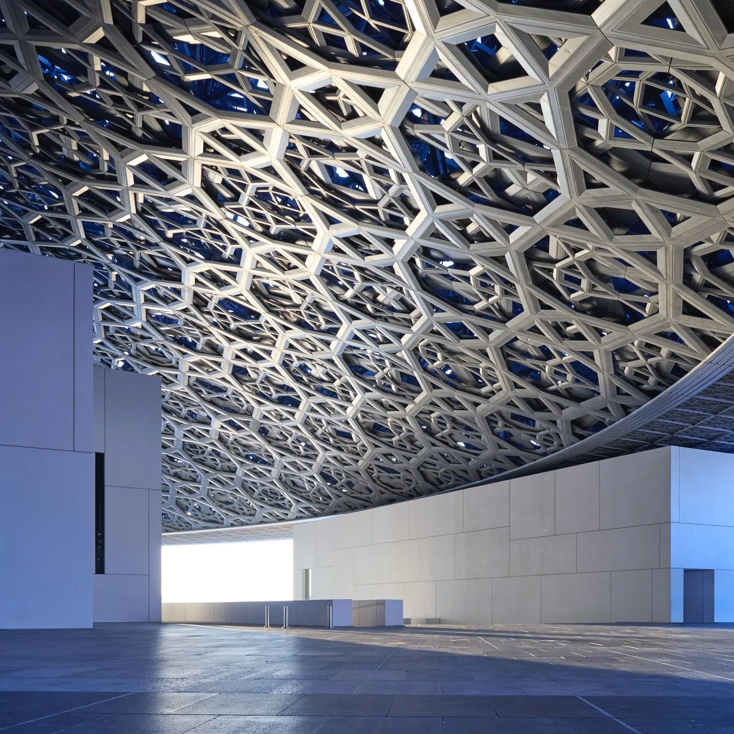 This building is just amazing. I could spend all day here!