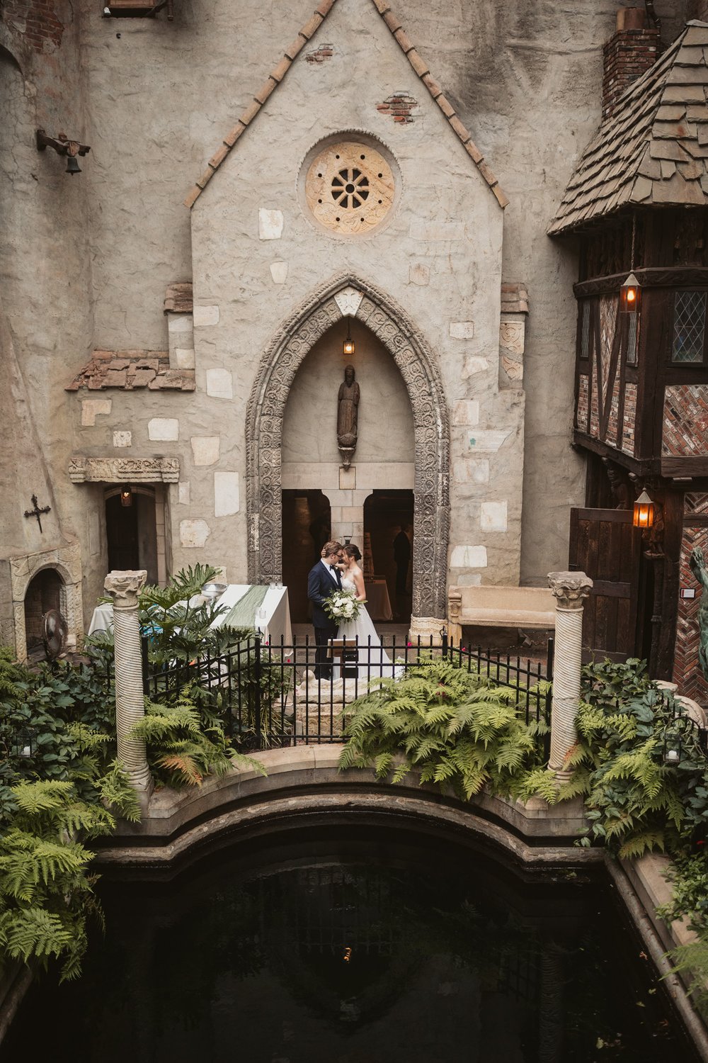 hammond-castle-courtyard-wedding-portrait.jpg