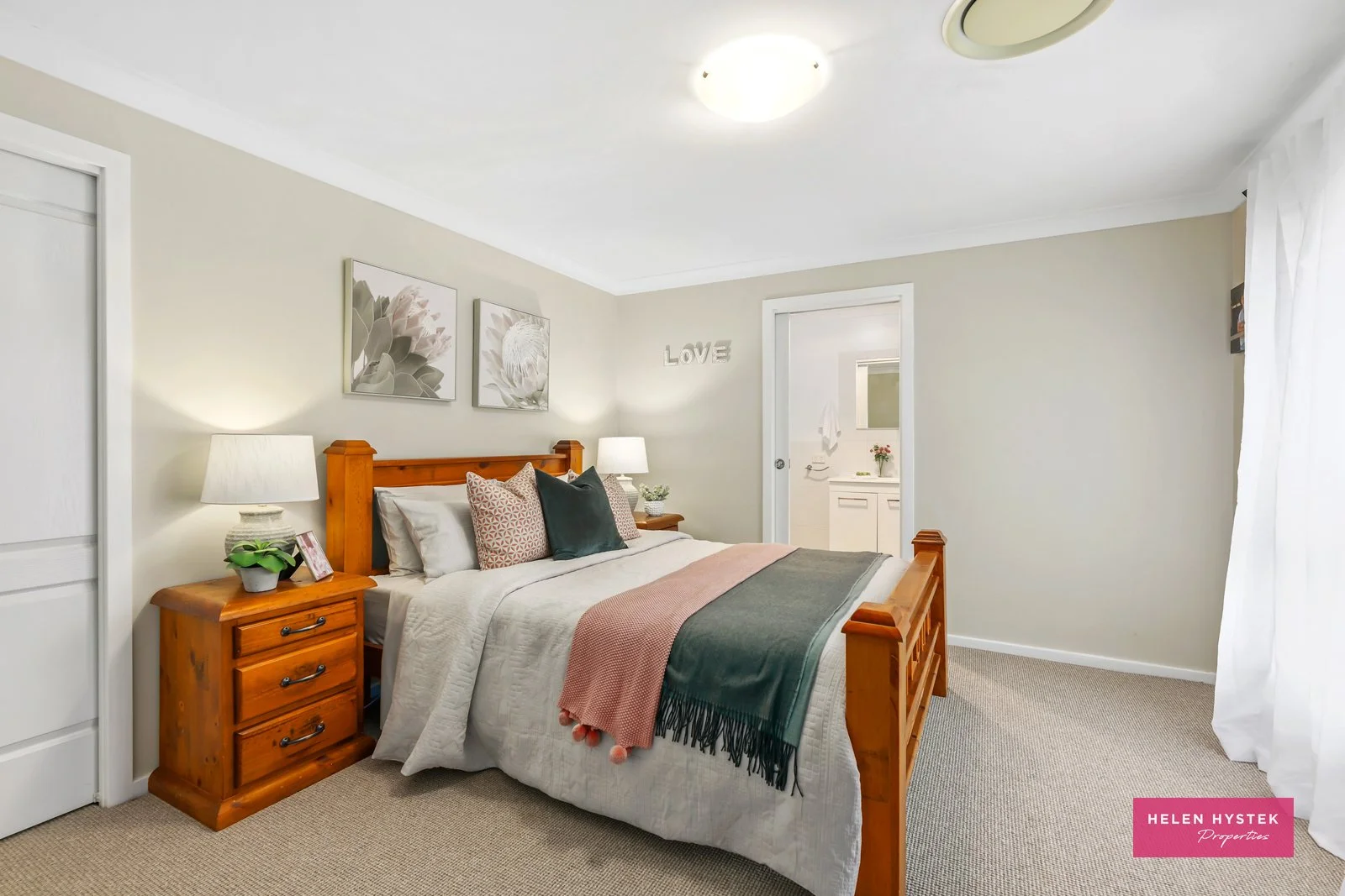 28 The Patio Tamworth NSW 2340 — Helen Hystek Properties