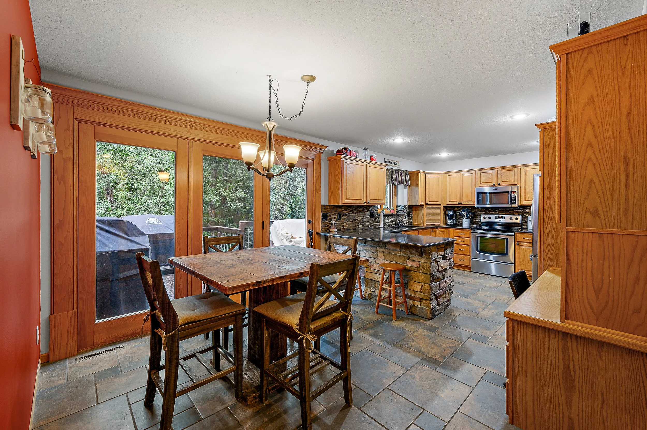 36908 Forest Ln Int-015.jpg
