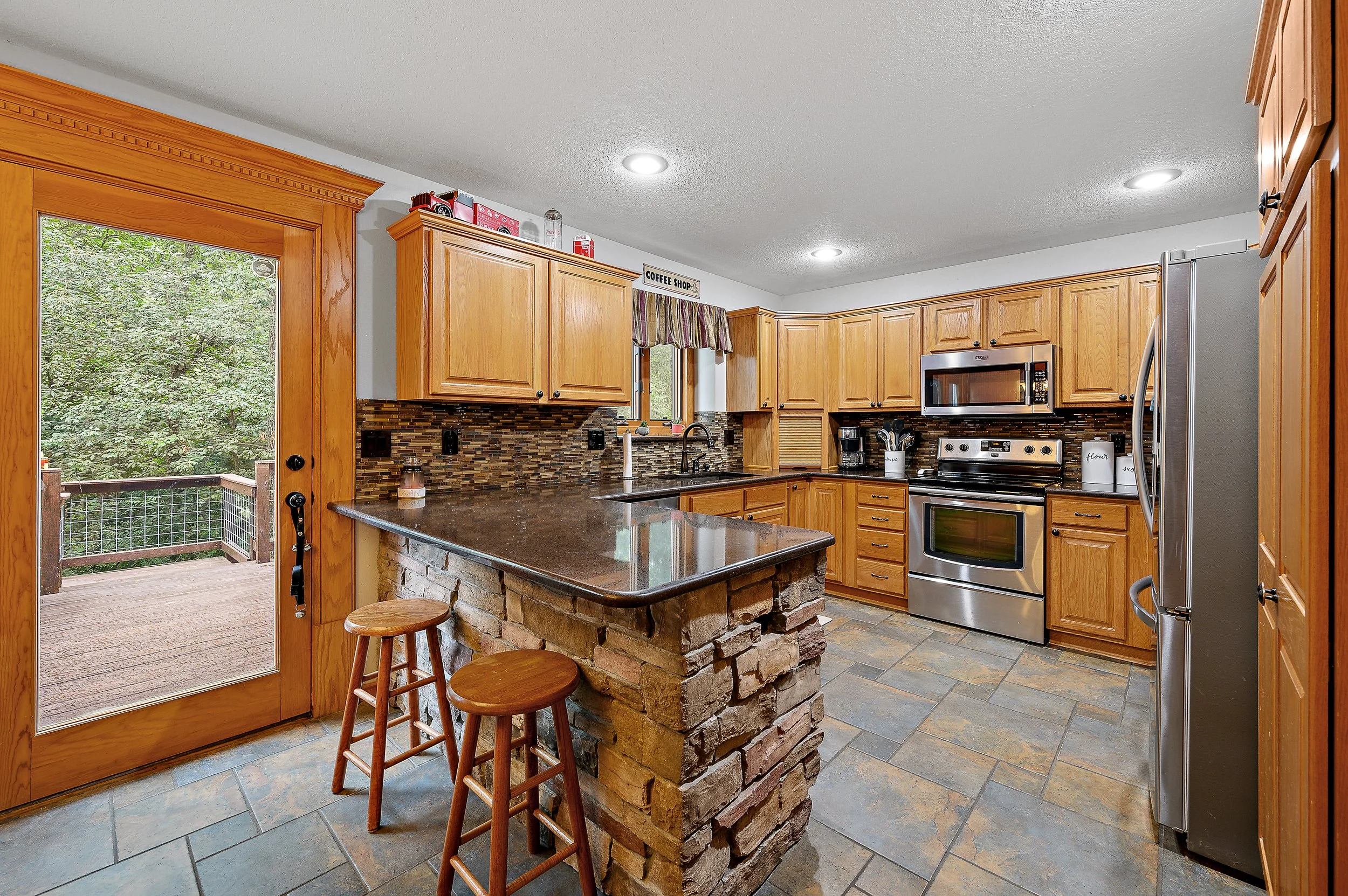 36908 Forest Ln Int-017.jpg