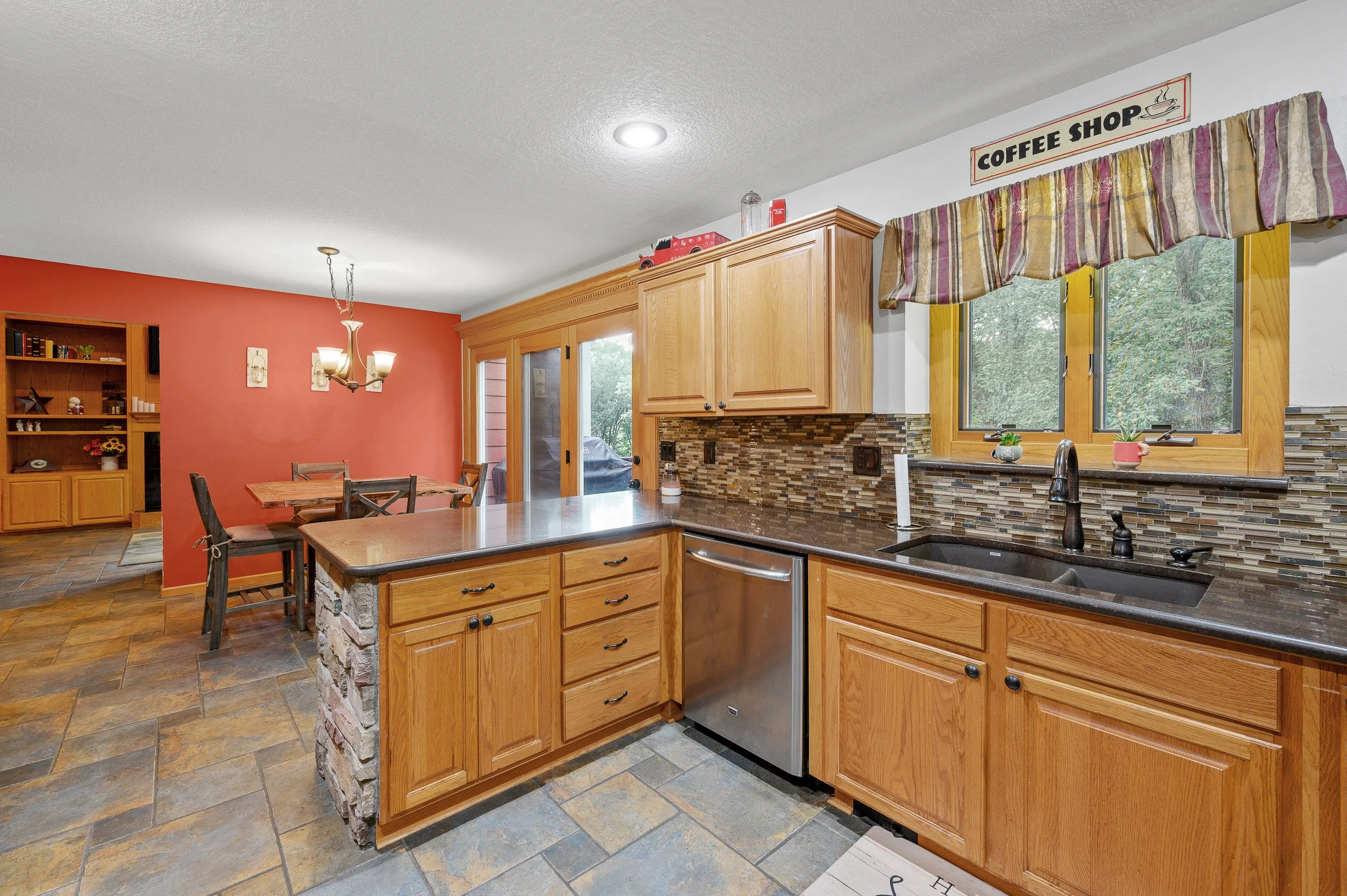 36908 Forest Ln Int-018.jpg