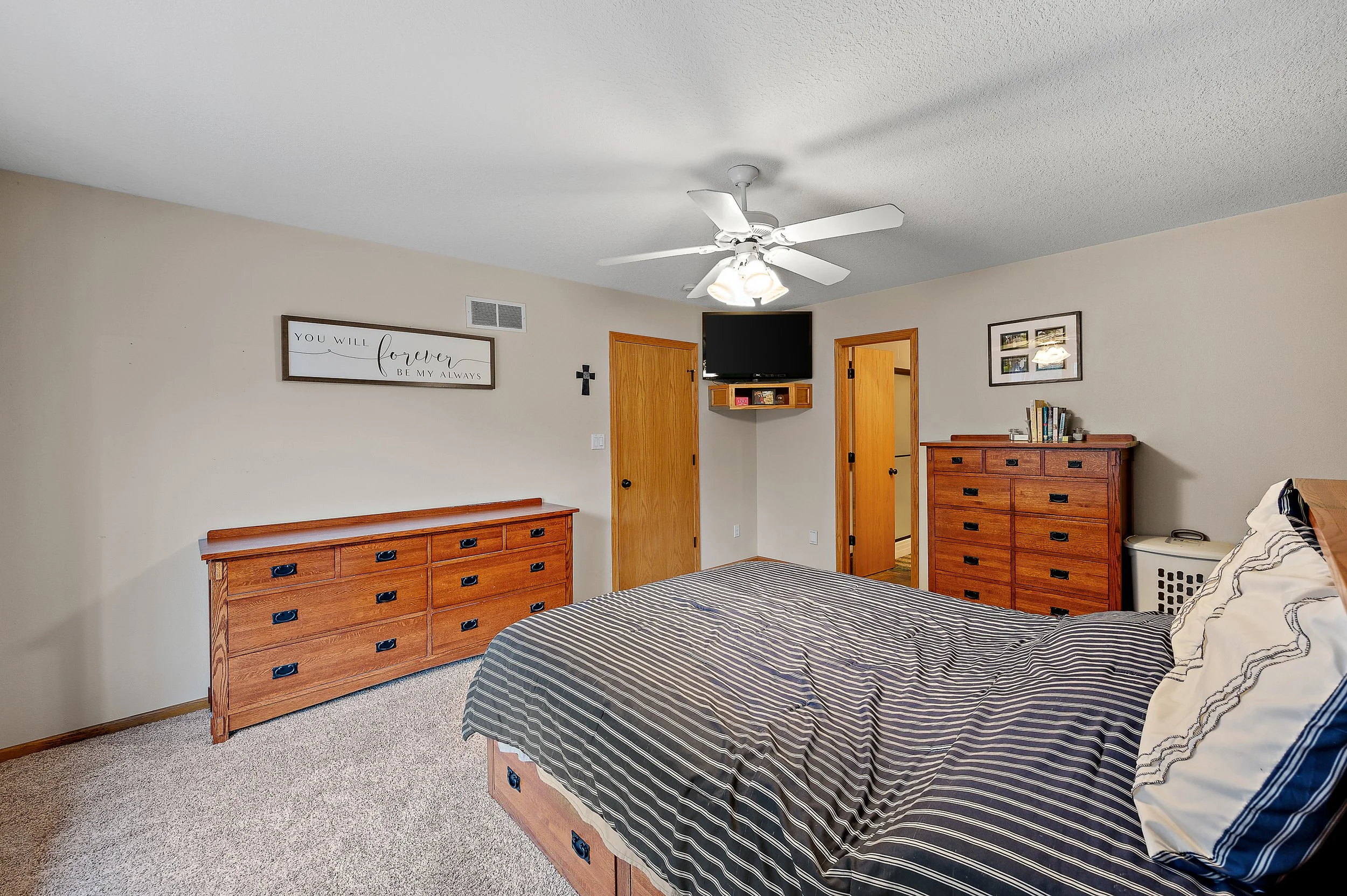 36908 Forest Ln Int-023.jpg