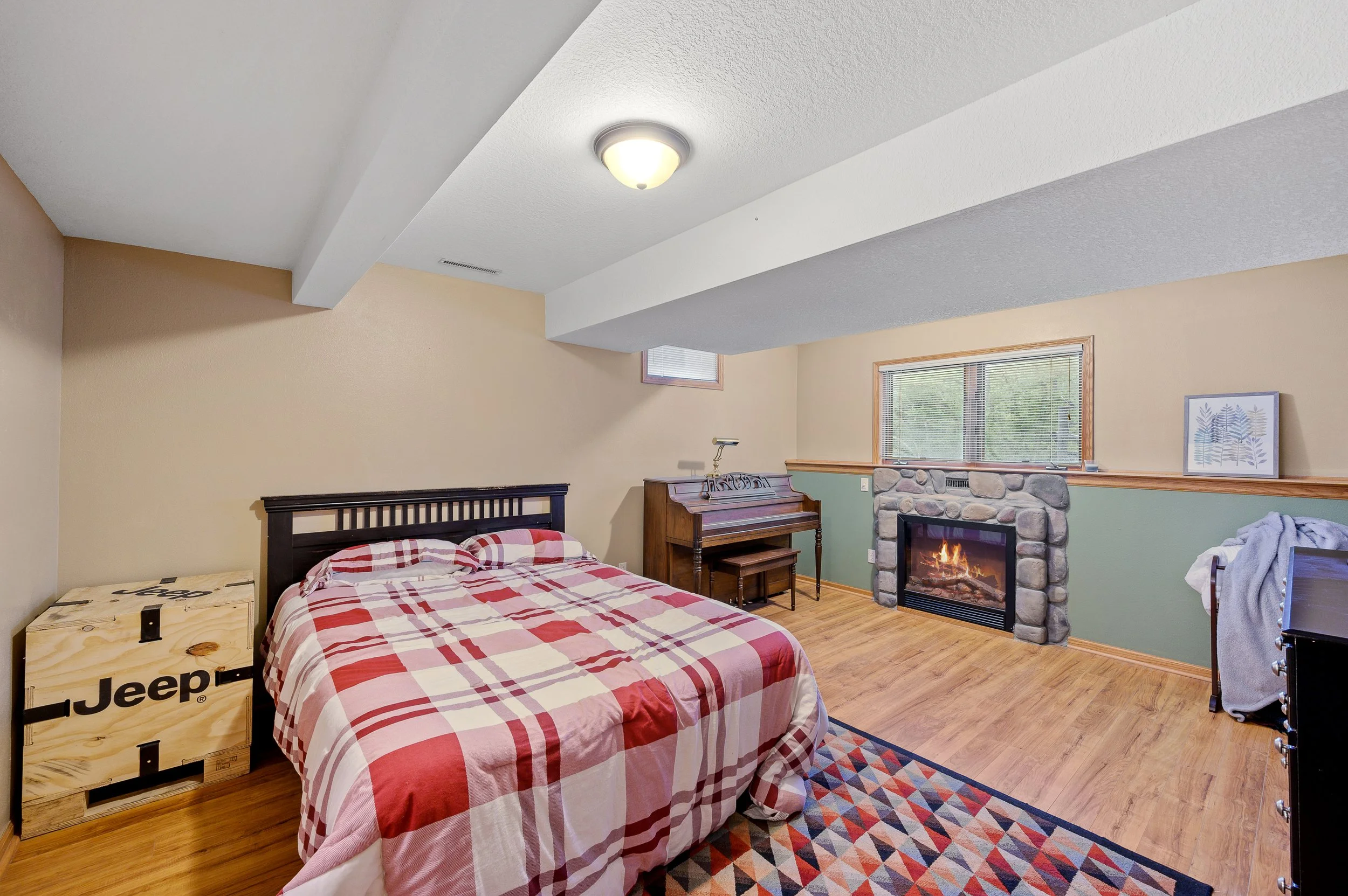 36908 Forest Ln Int-042.jpg