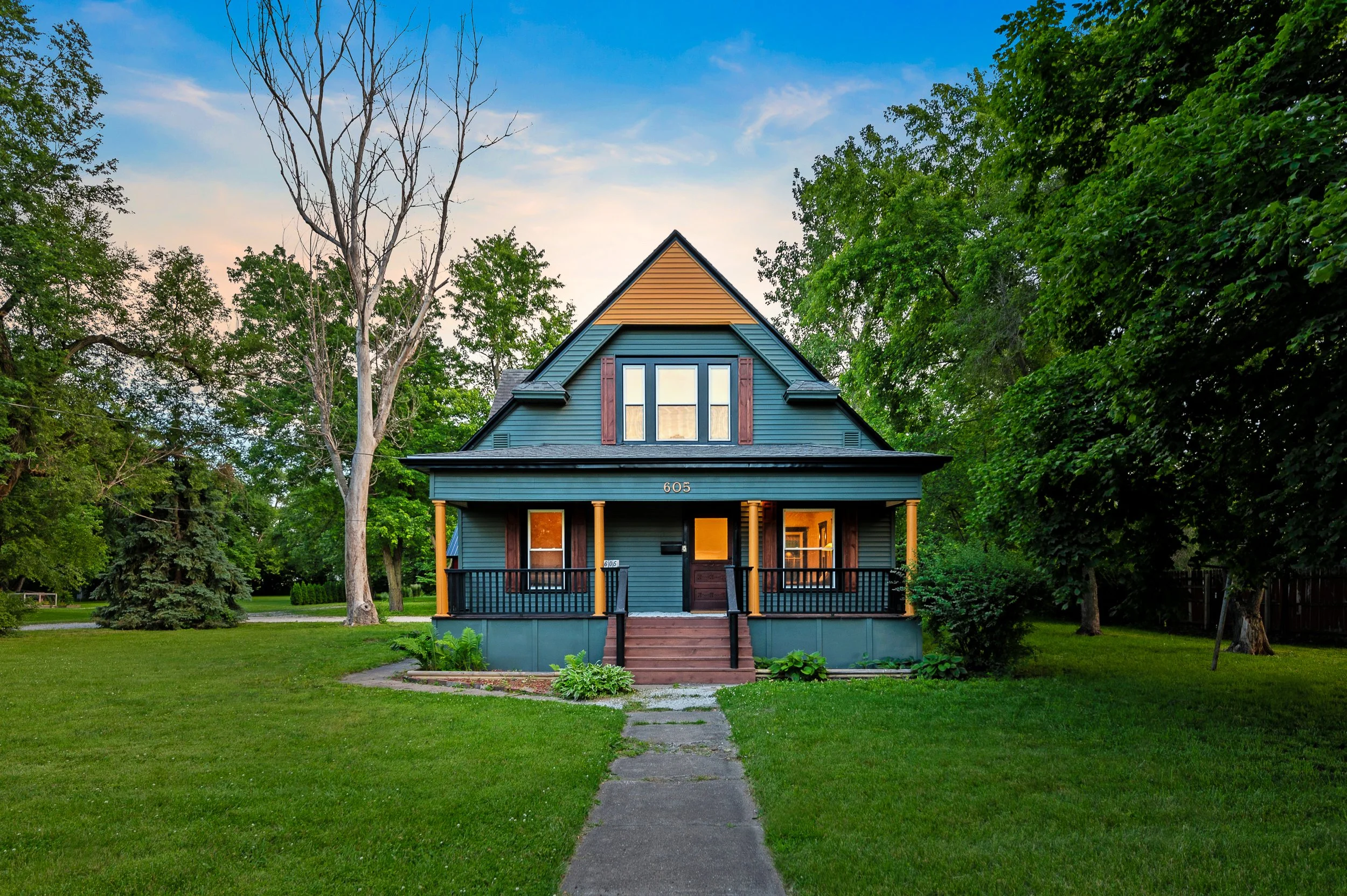 Cottage St Twilight - 01.jpg