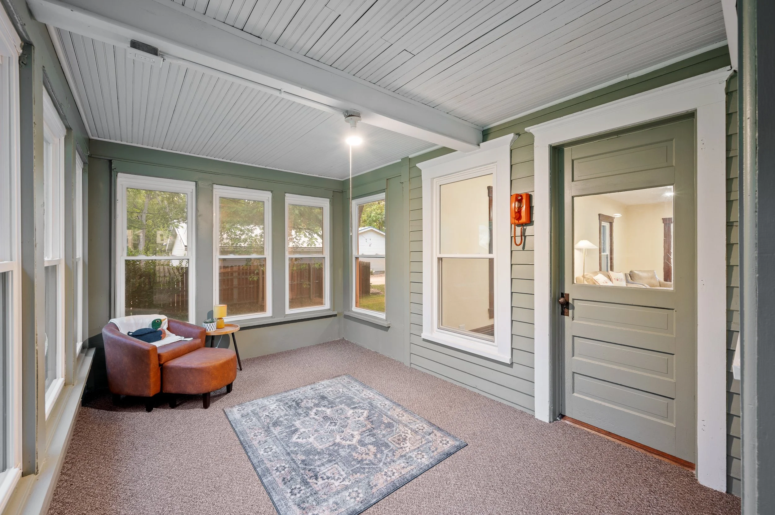 Cottage St Int - 14.jpg