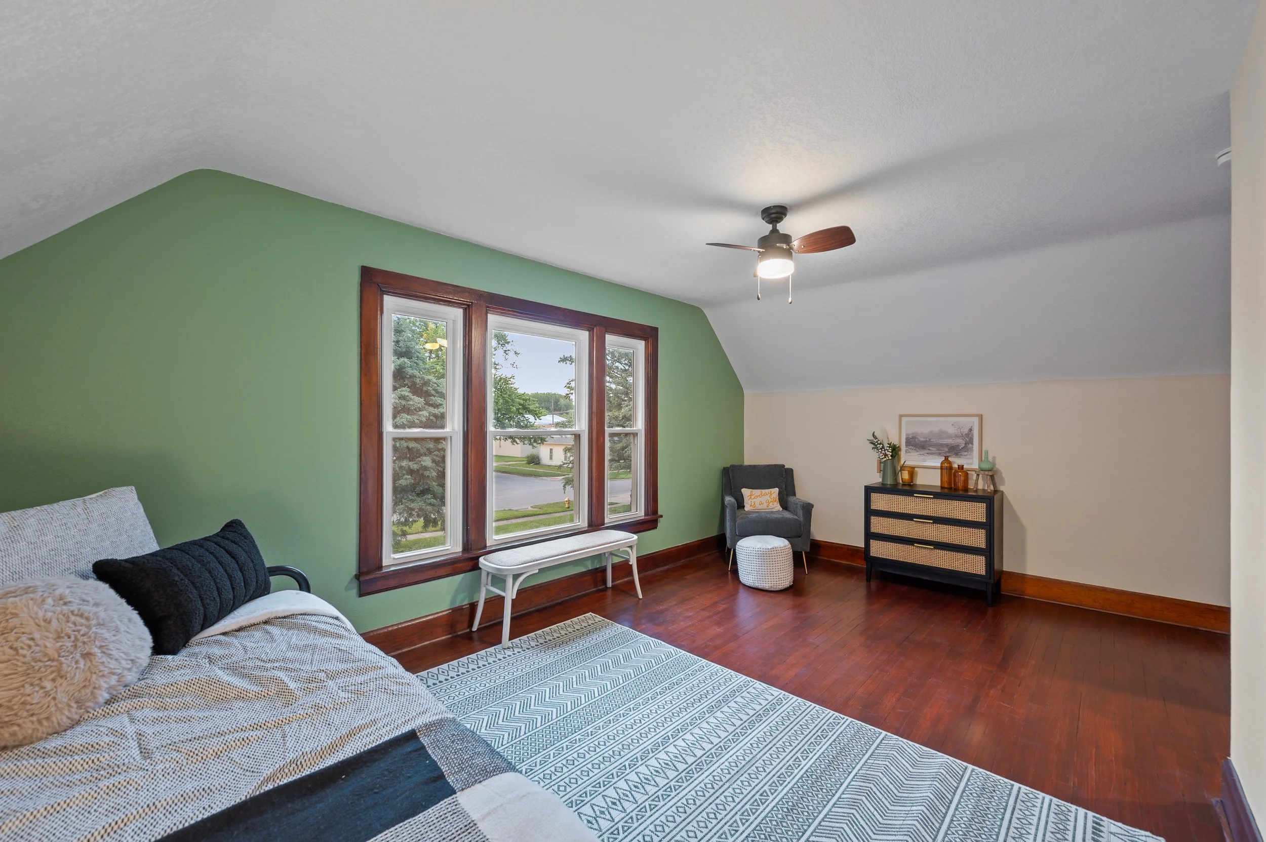 Cottage St Int - 17.jpg
