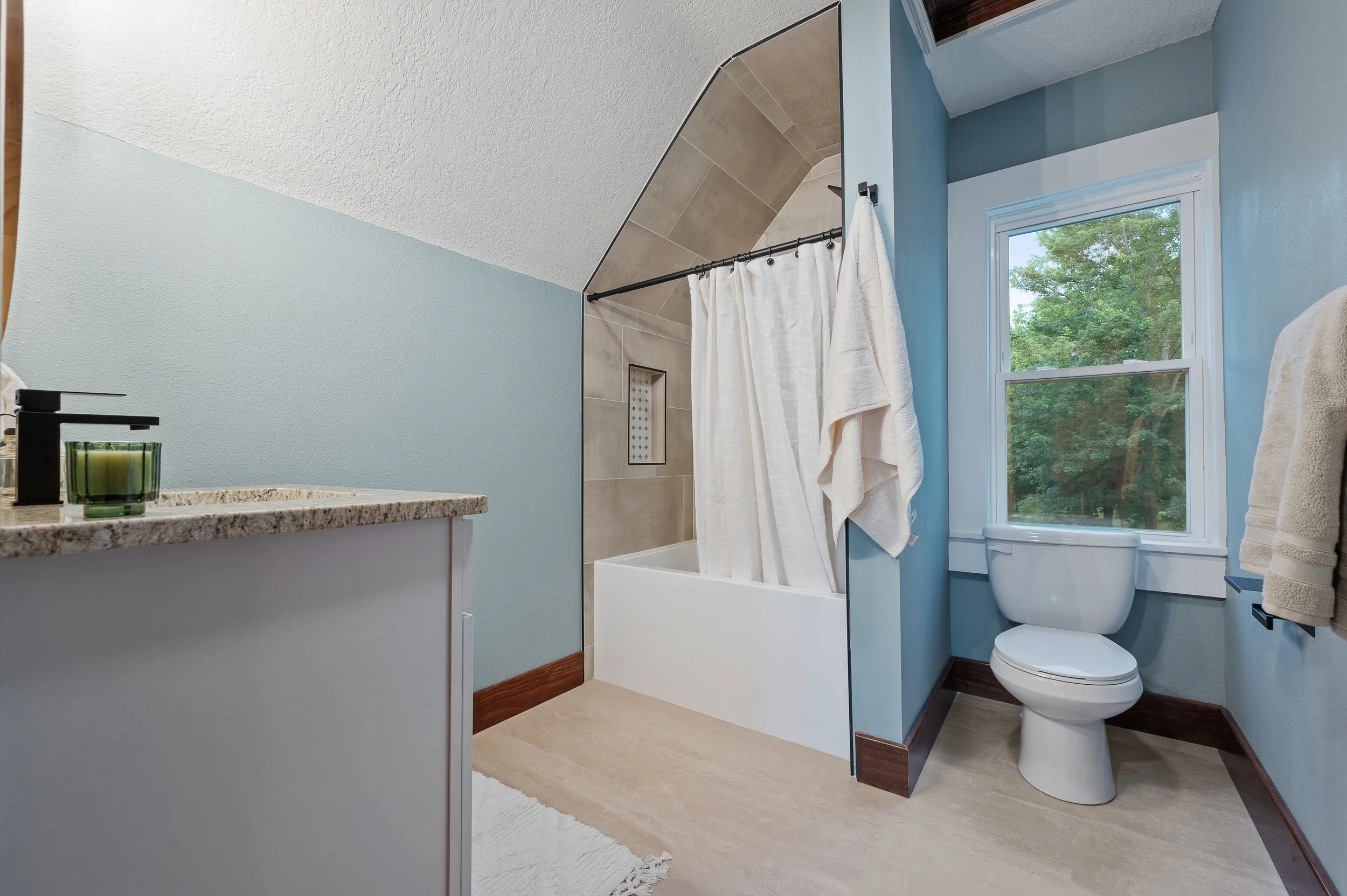 Cottage St Int - 20.jpg