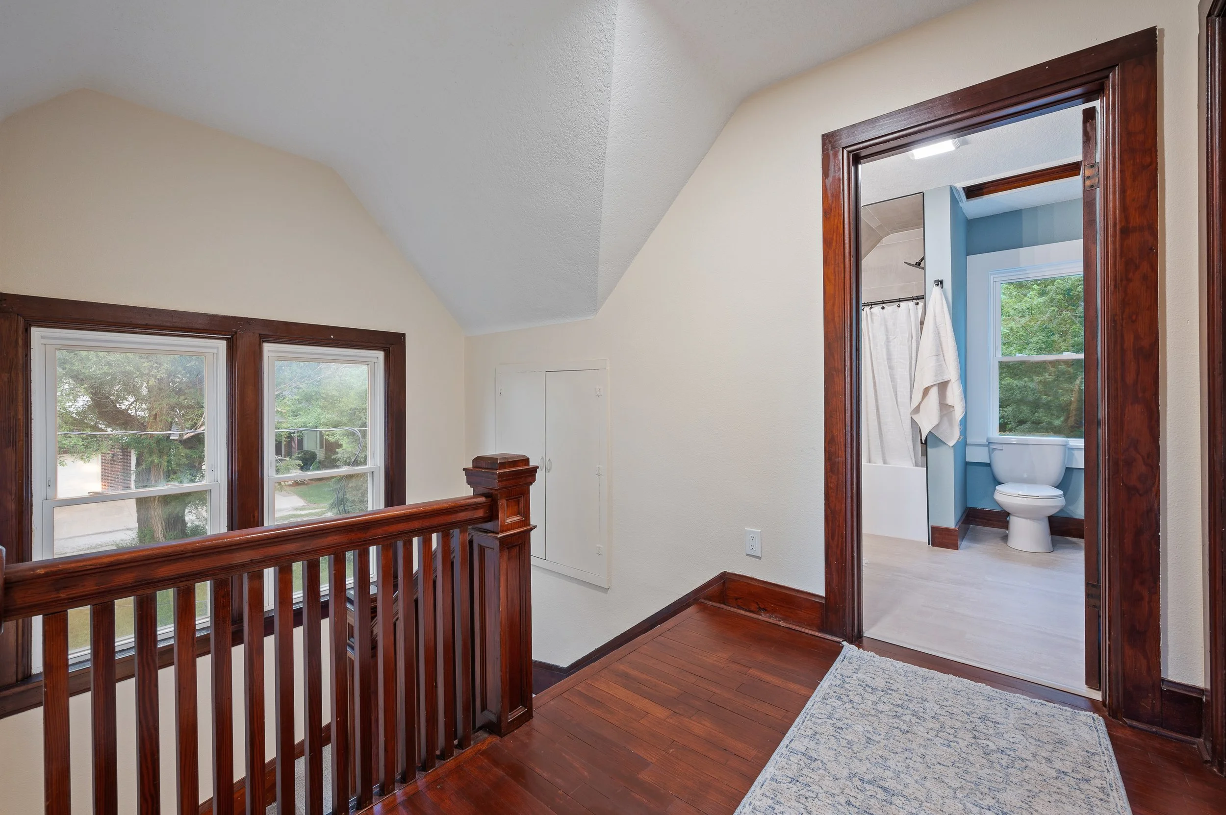Cottage St Int - 22.jpg