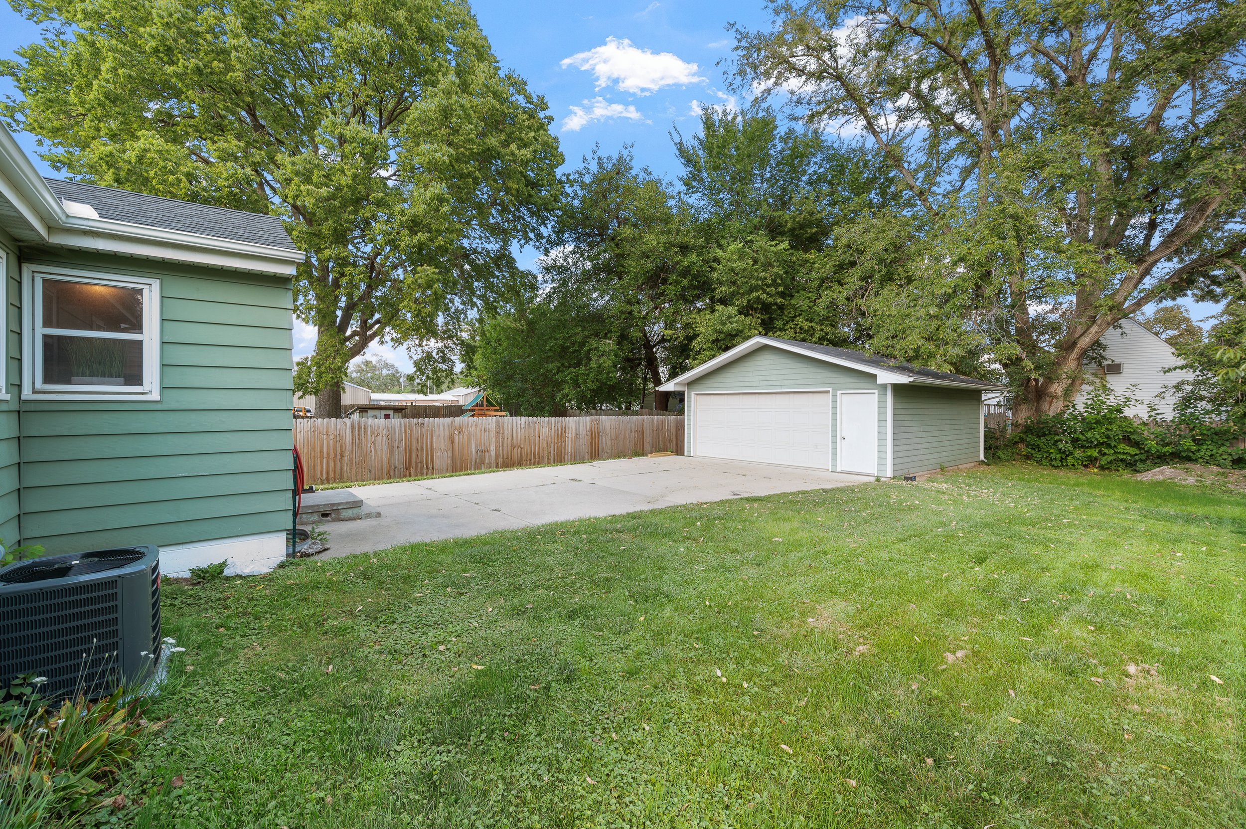 E 27th Ext - 04.jpg