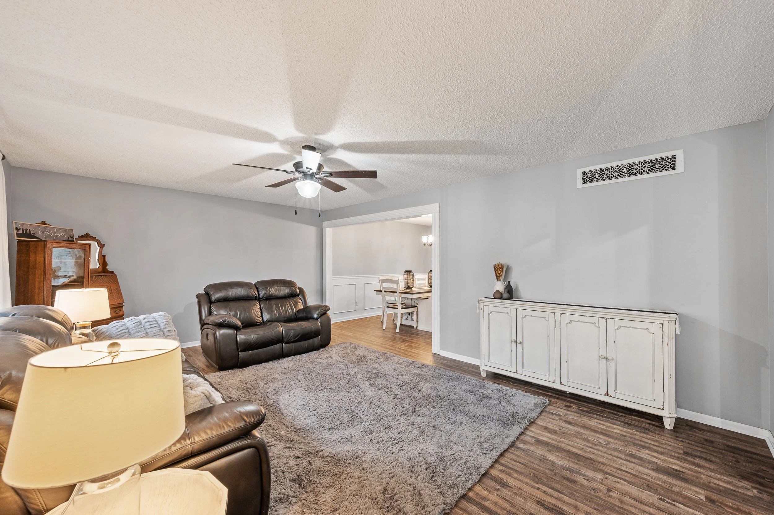 Skyline Int - 02.jpg