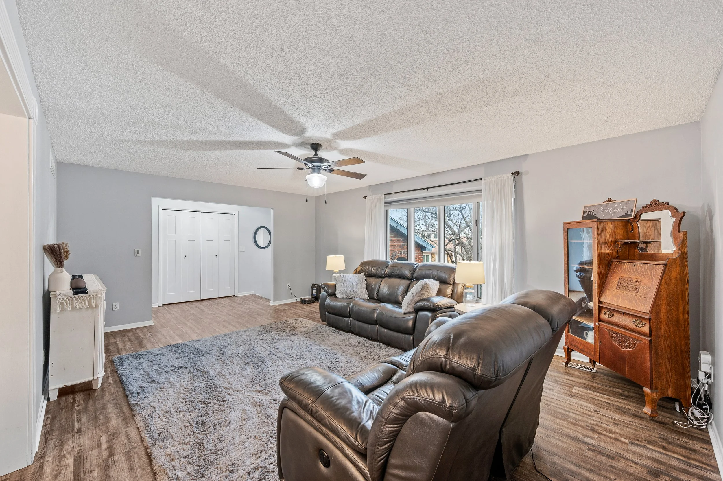 Skyline Int - 04.jpg