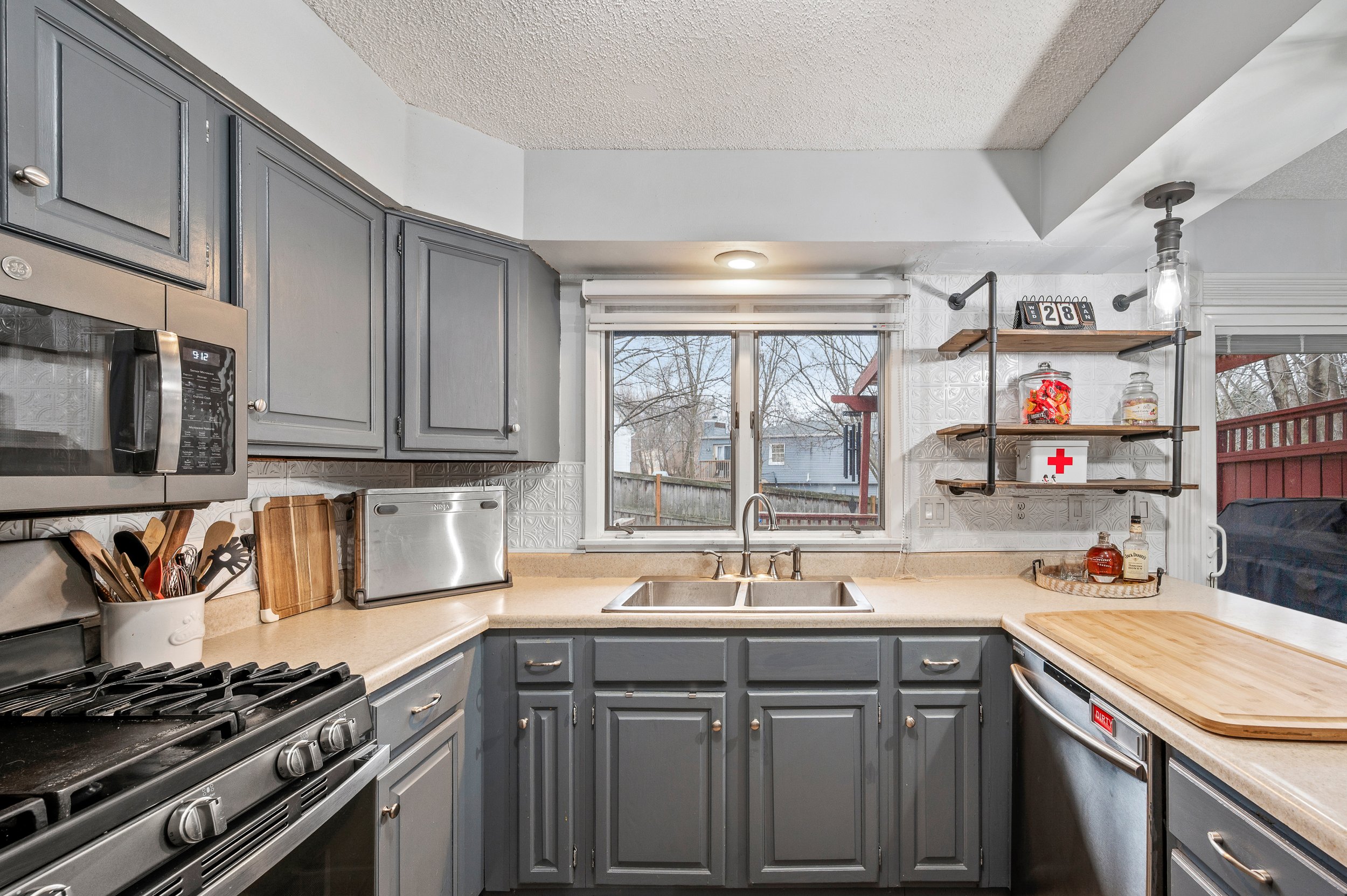 Skyline Int - 09.jpg