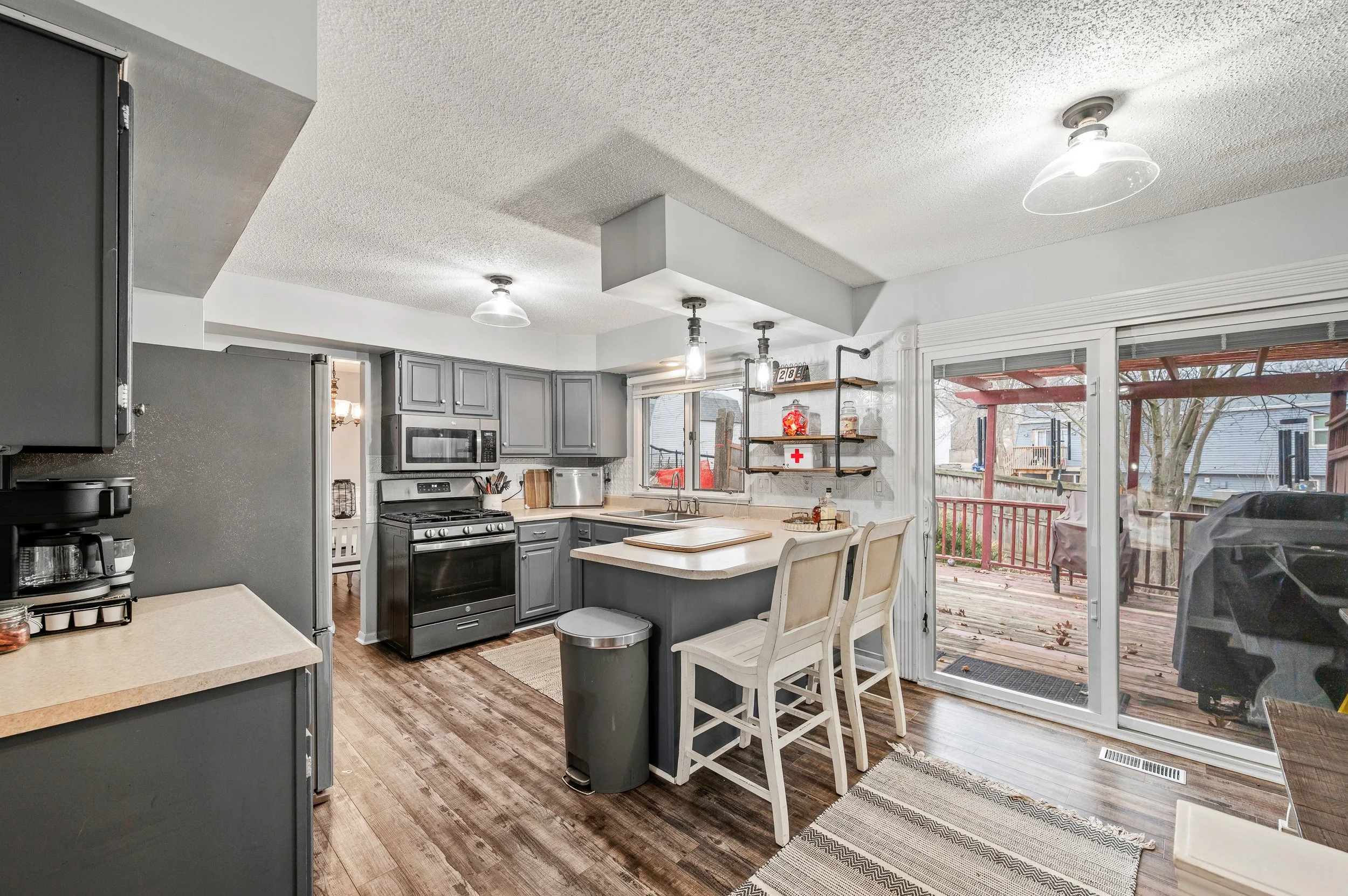 Skyline Int - 11.jpg