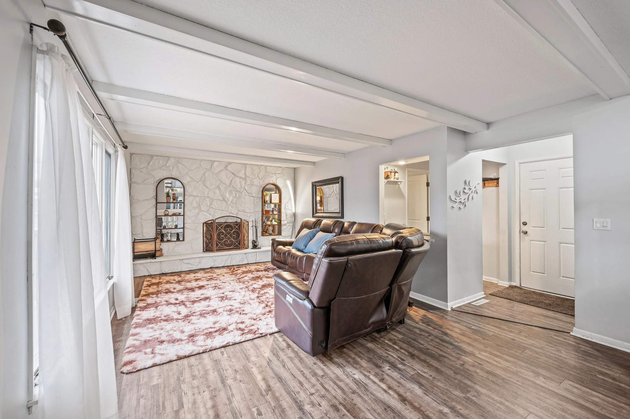 Skyline Int - 13.jpg