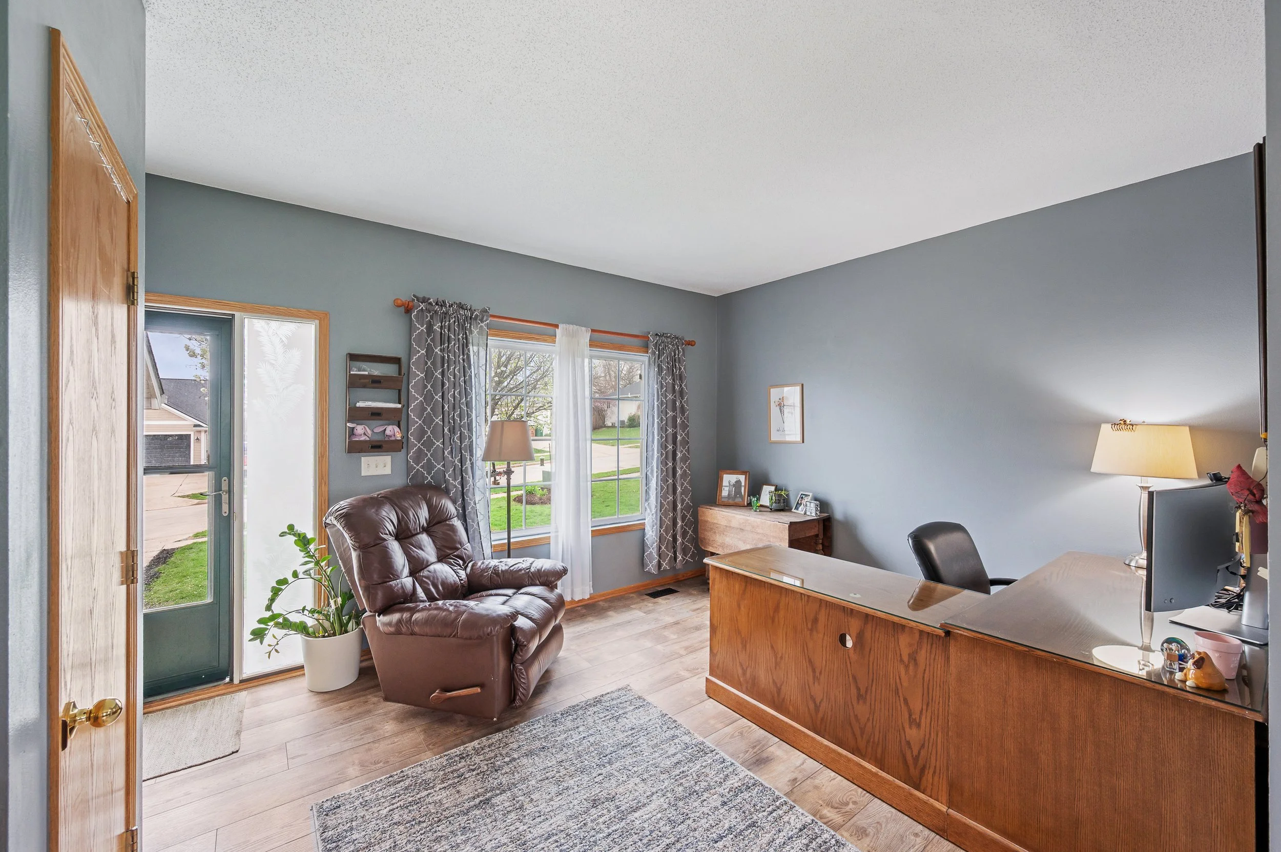 Fawn Cir Int - 03.jpg