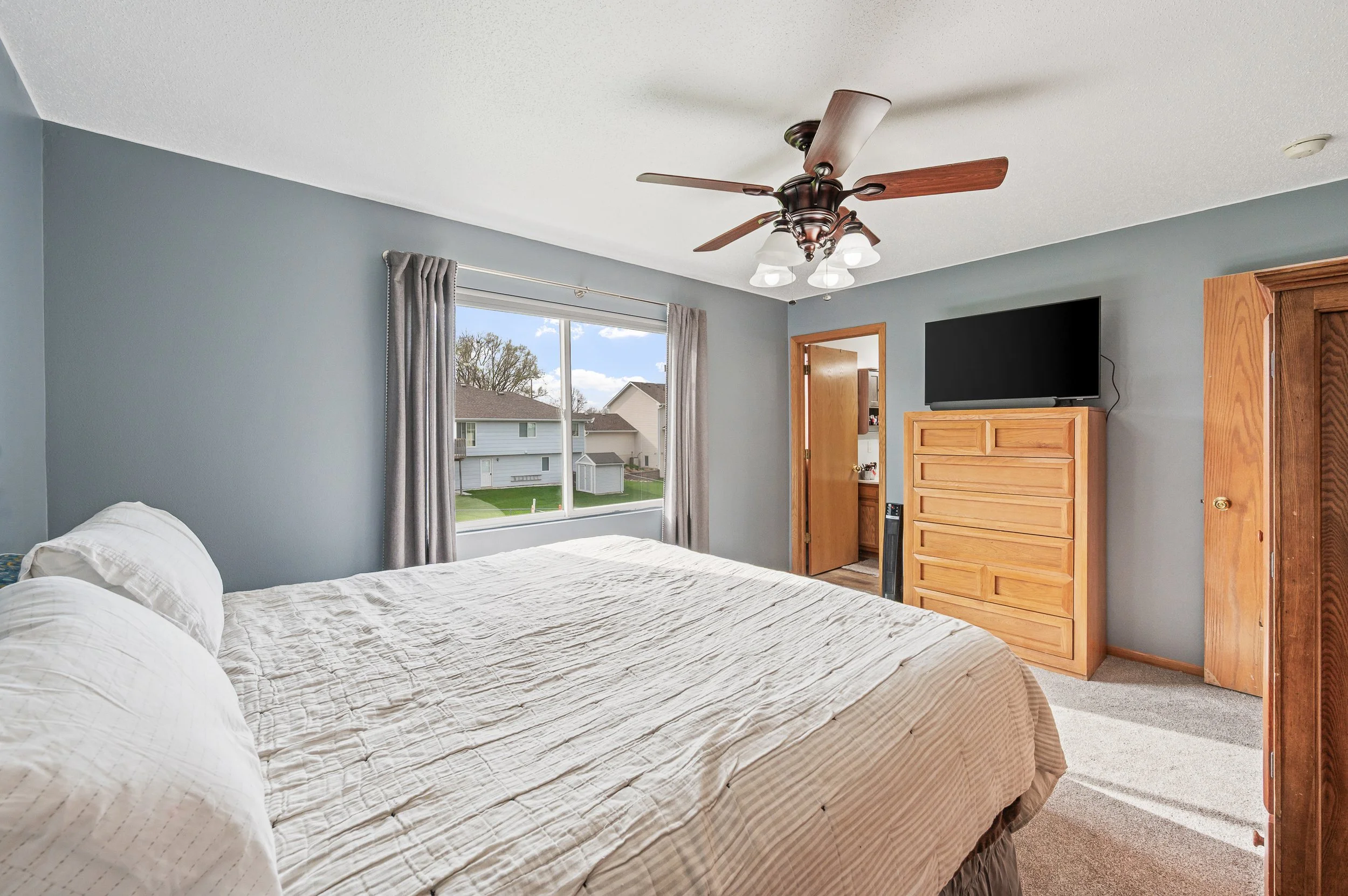 Fawn Cir Int - 16.jpg